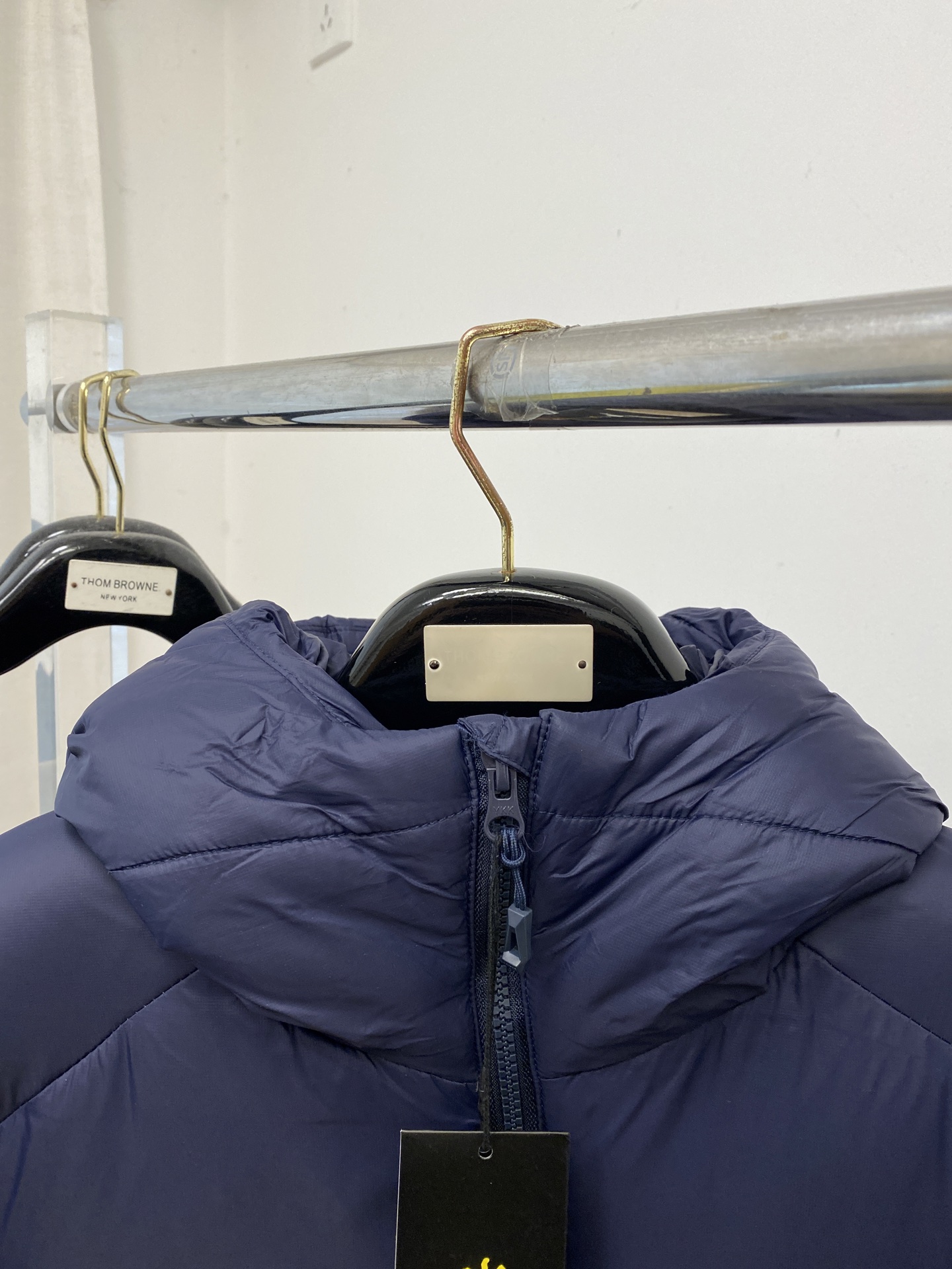 KAILAS 时尚潮牌、2025最新款男士轻薄羽绒服、面料柔软舒适 ．上身版型超赞 ．拉链．辅料都是客供