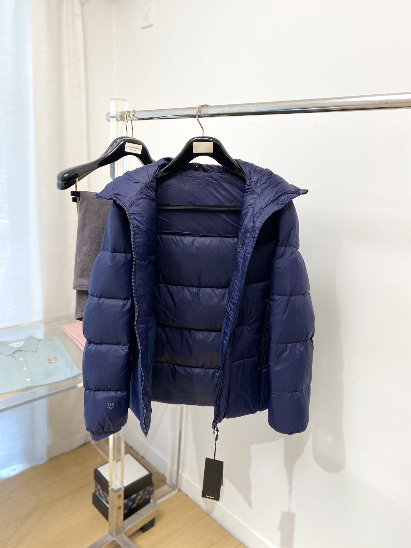 KAILAS 时尚潮牌、2025最新款男士轻薄羽绒服、面料柔软舒适 ．上身版型超赞 ．拉链．辅料都是客供