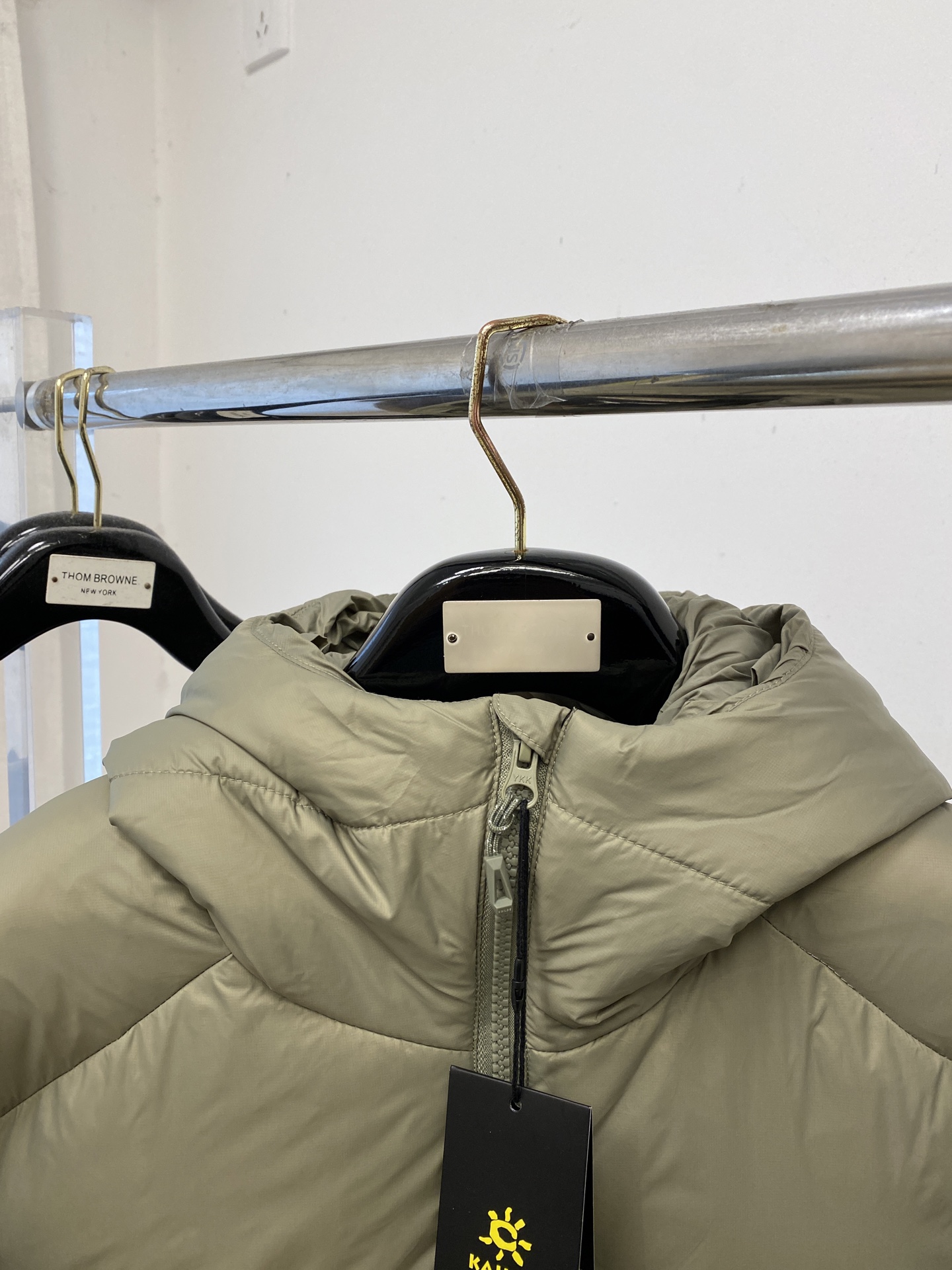 KAILAS 时尚潮牌、2025最新款男士轻薄羽绒服、面料柔软舒适 ．上身版型超赞 ．拉链．辅料都是客供