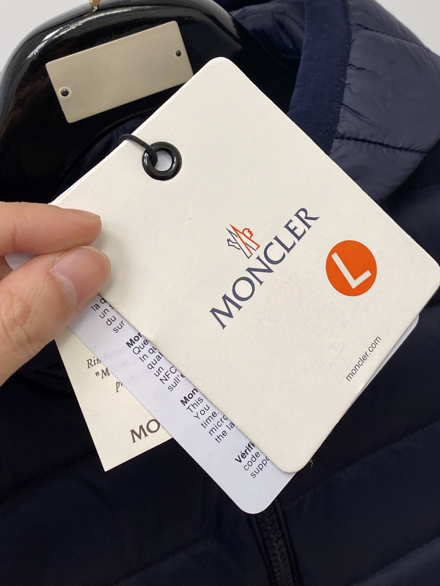 蒙口、2025最新款男士轻薄羽绒服、面料柔软舒适 ．上身版型超赞 ．拉链．辅料都是客供 、进口面料，轻便