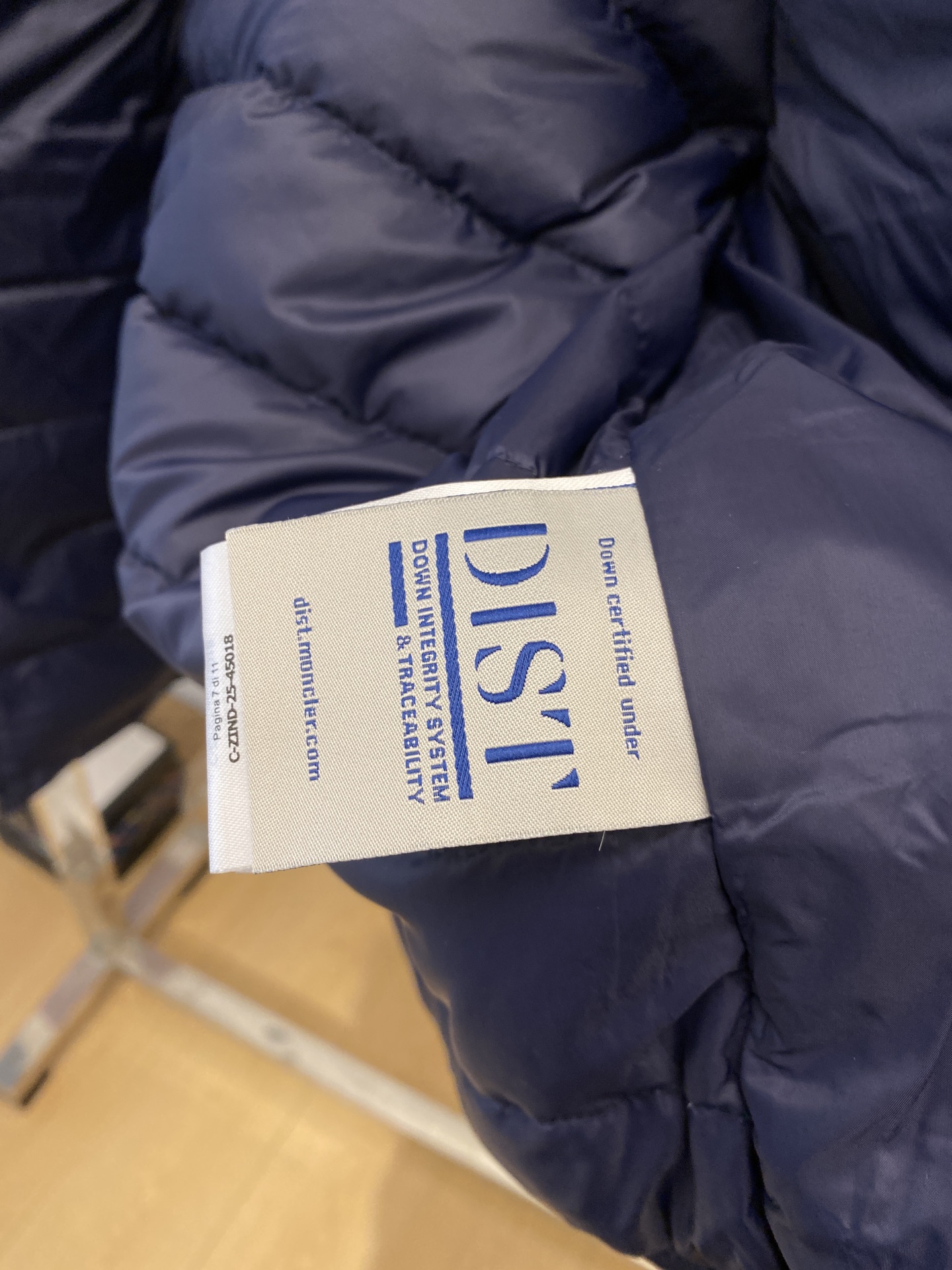 蒙口、2025最新款男士轻薄羽绒服、面料柔软舒适 ．上身版型超赞 ．拉链．辅料都是客供 、进口面料，轻便