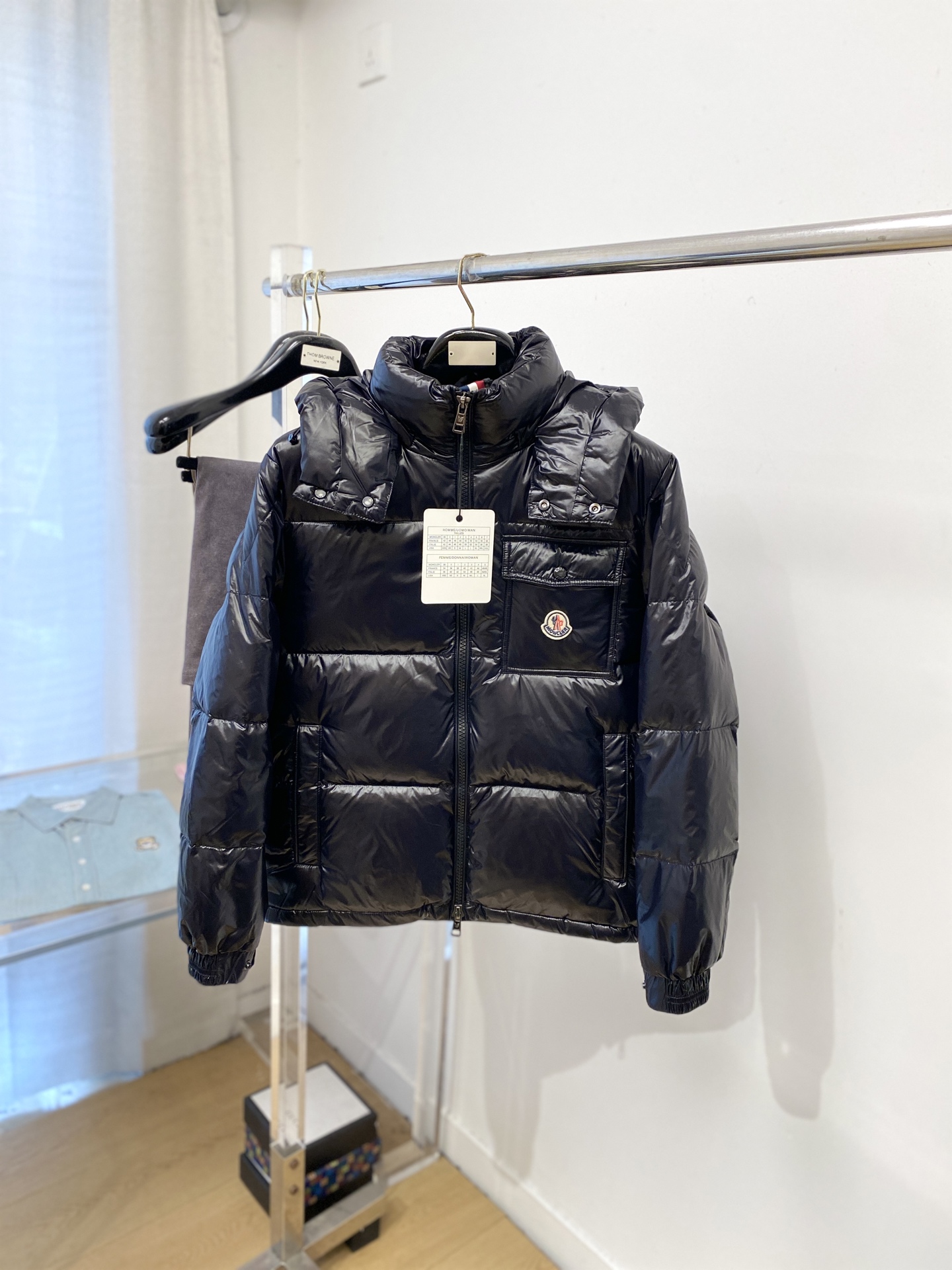 蒙口、2025最新款男士轻薄羽绒服、面料柔软舒适 ．上身版型超赞 ．拉链．辅料都是客供 、进口面料，轻便