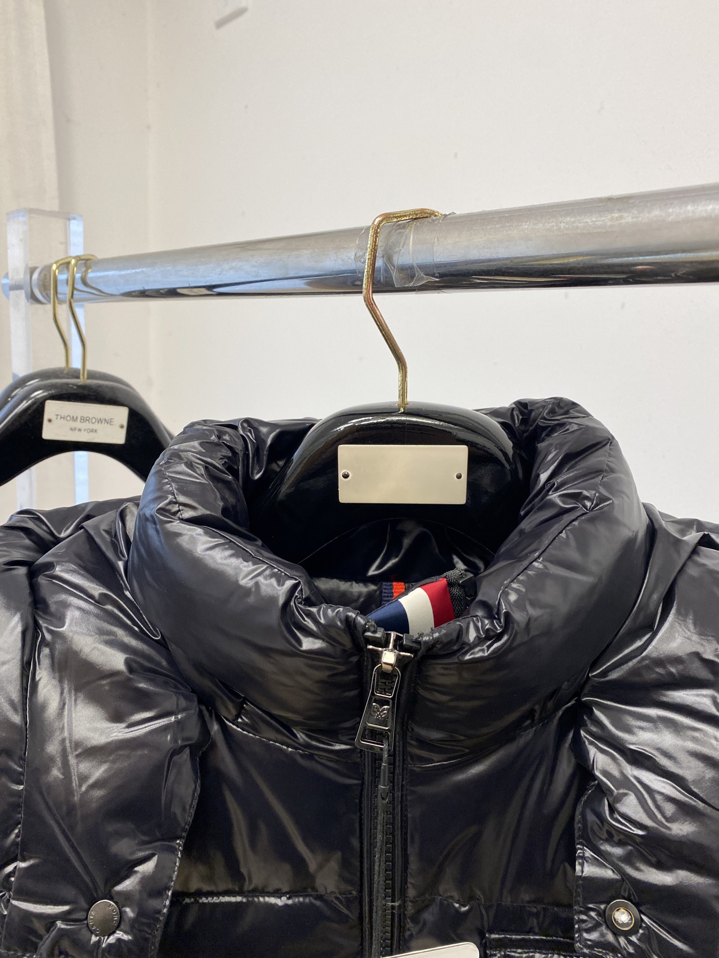 蒙口、2025最新款男士轻薄羽绒服、面料柔软舒适 ．上身版型超赞 ．拉链．辅料都是客供 、进口面料，轻便