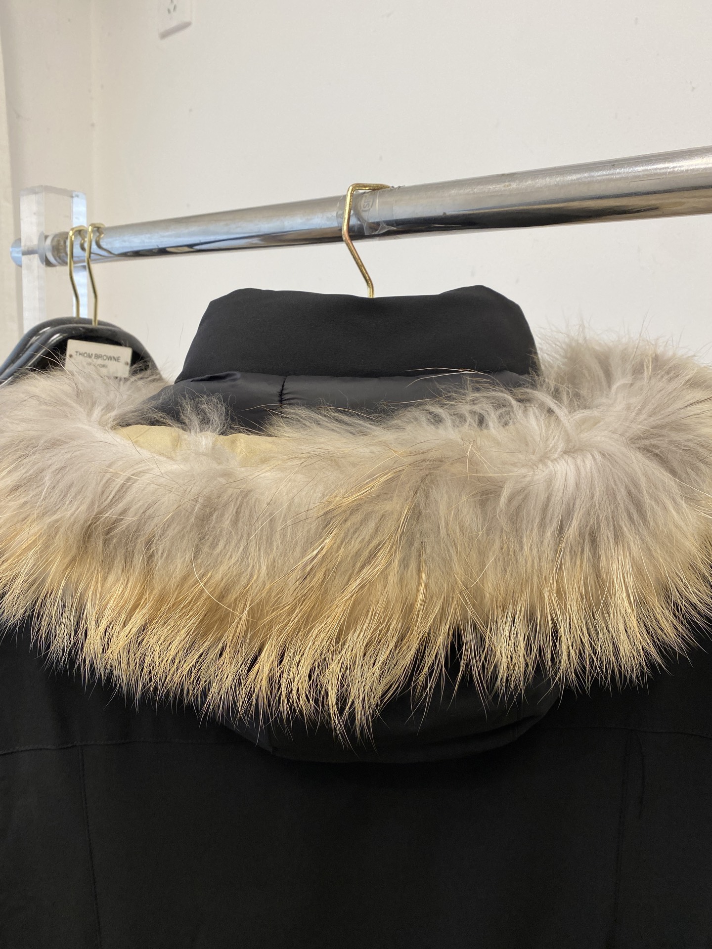 KAILAS 时尚潮牌、2025最新中长款男士轻薄羽绒夹克、面料柔软舒适 ．上身版型超赞 ．拉链．辅料都