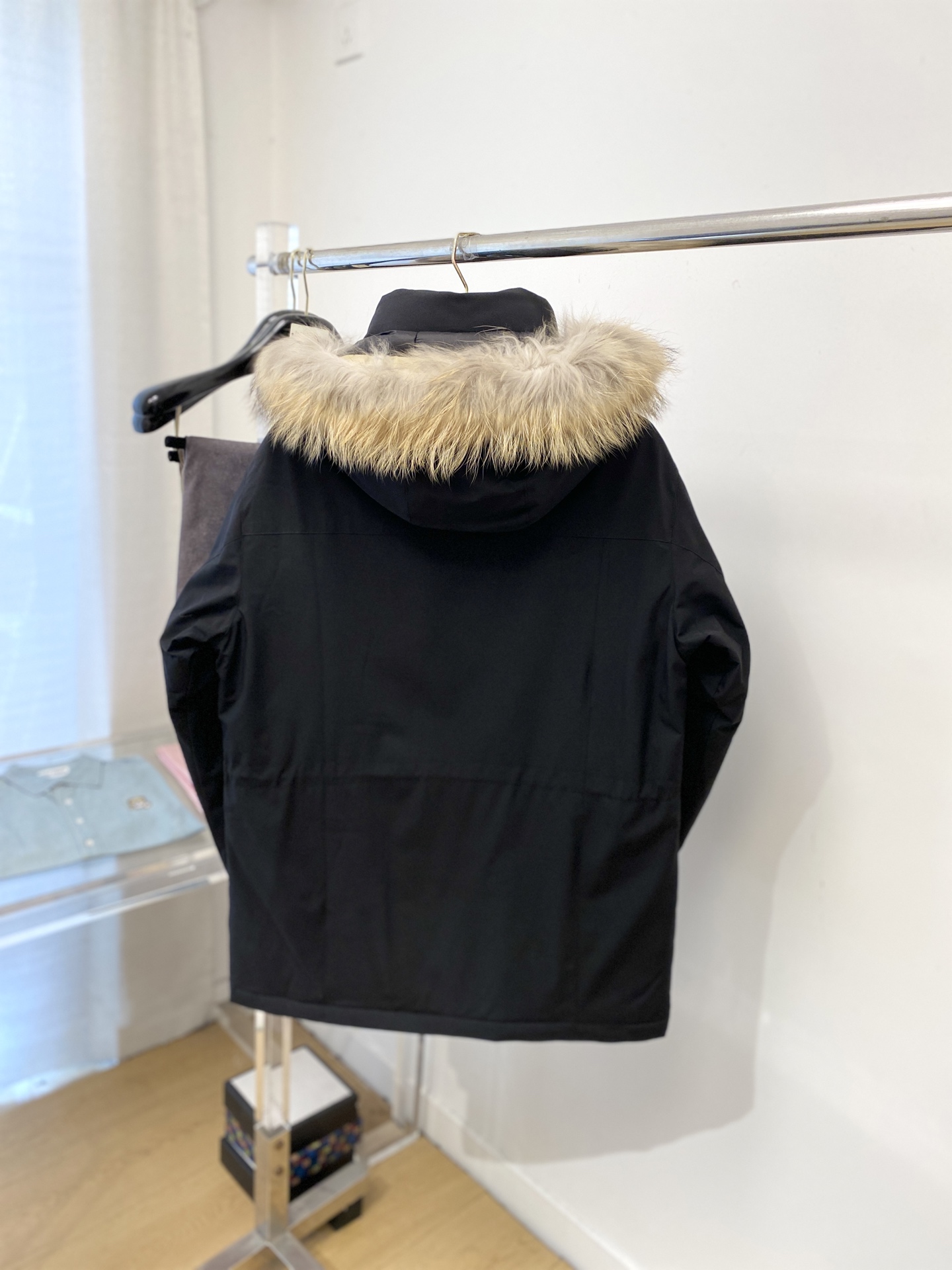 KAILAS 时尚潮牌、2025最新中长款男士轻薄羽绒夹克、面料柔软舒适 ．上身版型超赞 ．拉链．辅料都