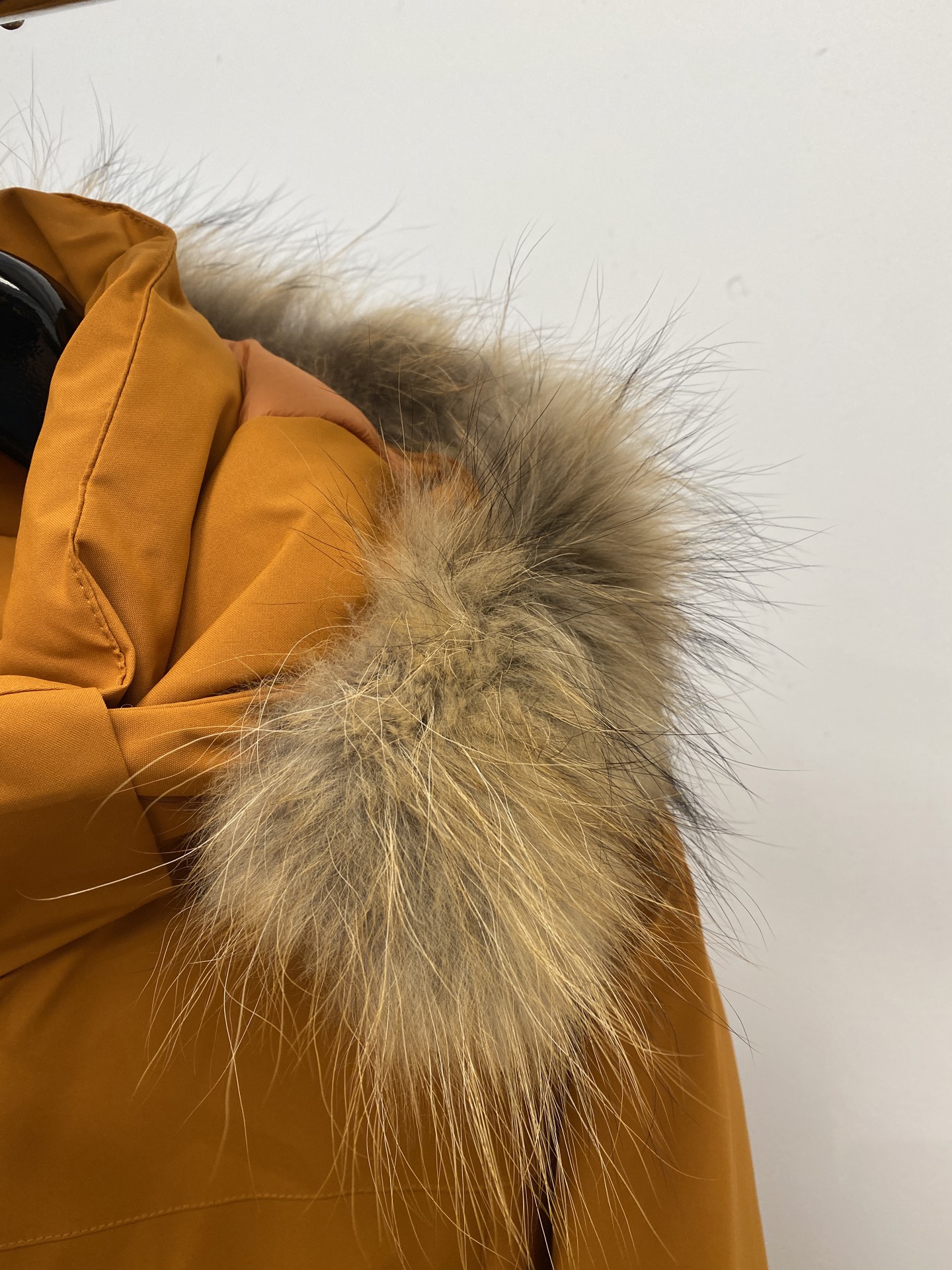 KAILAS 时尚潮牌、2025最新中长款男士轻薄羽绒夹克、面料柔软舒适 ．上身版型超赞 ．拉链．辅料都