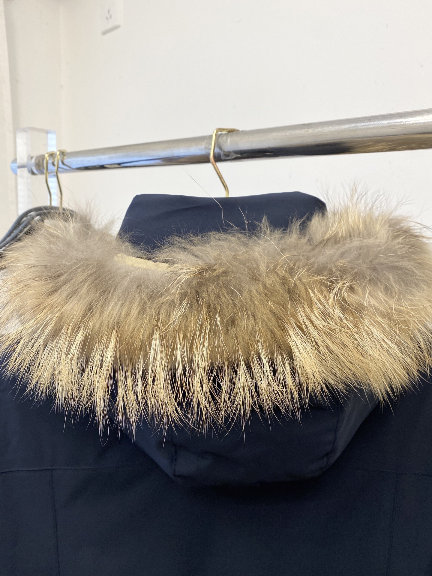 KAILAS 时尚潮牌、2025最新中长款男士轻薄羽绒夹克、面料柔软舒适 ．上身版型超赞 ．拉链．辅料都