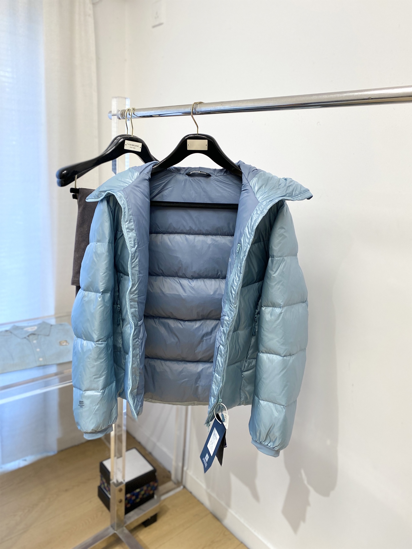 ￼ KAILAS 时尚潮牌、2025最新款男士轻薄羽绒服、面料柔软舒适 ．上身版型超赞 ．拉链．辅料都是