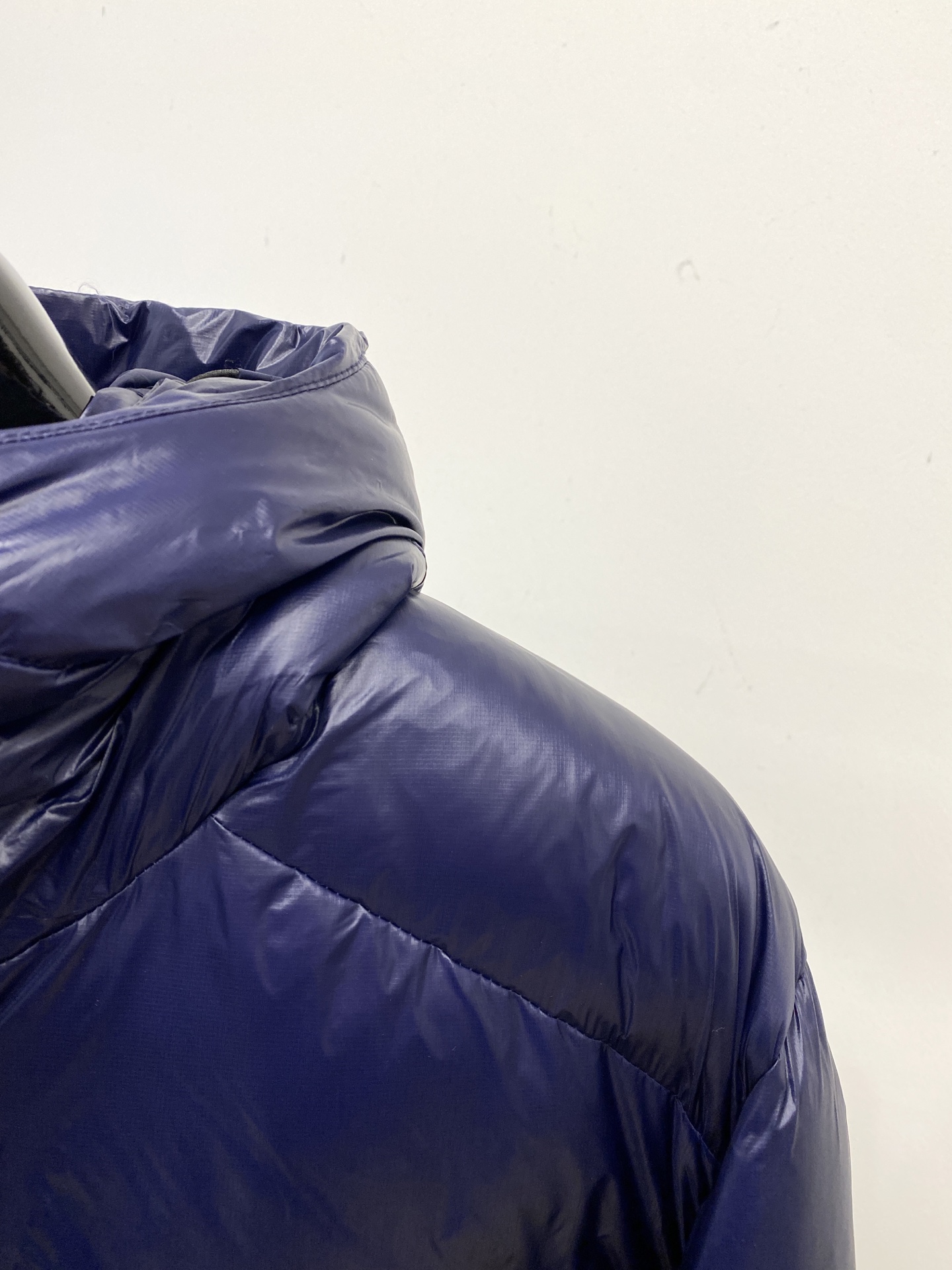 KAILAS 时尚潮牌、2025最新款男士轻薄羽绒服、面料柔软舒适 ．上身版型超赞 ．拉链．辅料都是客供