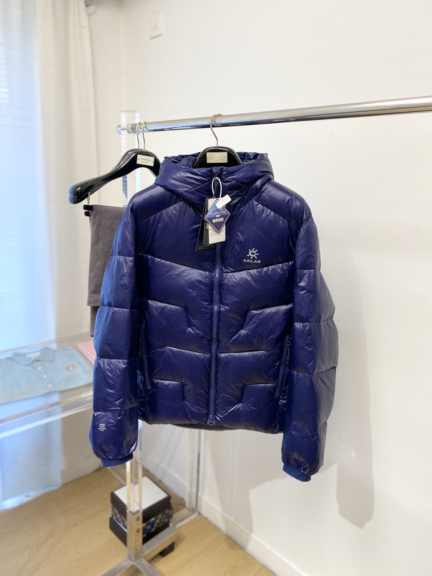 KAILAS 时尚潮牌、2025最新款男士轻薄羽绒服、面料柔软舒适 ．上身版型超赞 ．拉链．辅料都是客供