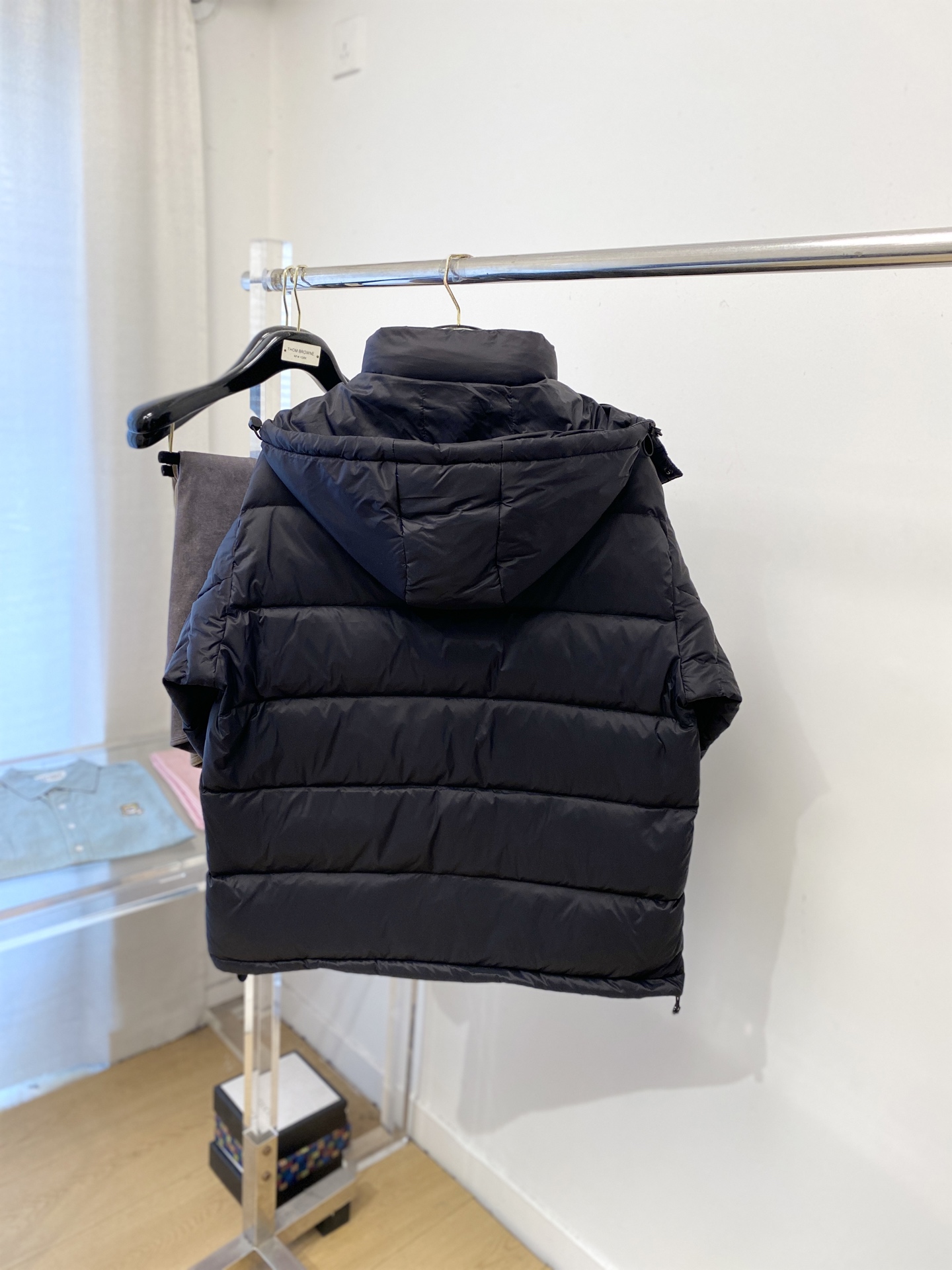 普拉达、2025最新款男士轻薄羽绒服、面料柔软舒适 ．上身版型超赞 ．拉链．辅料都是客供 、进口面料，轻