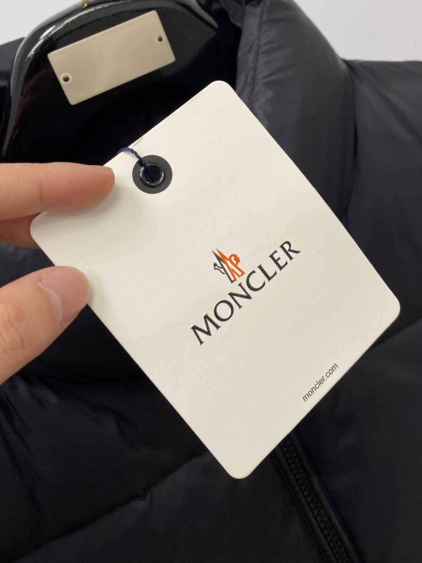 蒙口、2025最新款男士轻薄羽绒服、面料柔软舒适 ．上身版型超赞 ．拉链．辅料都是客供 、进口面料，轻便