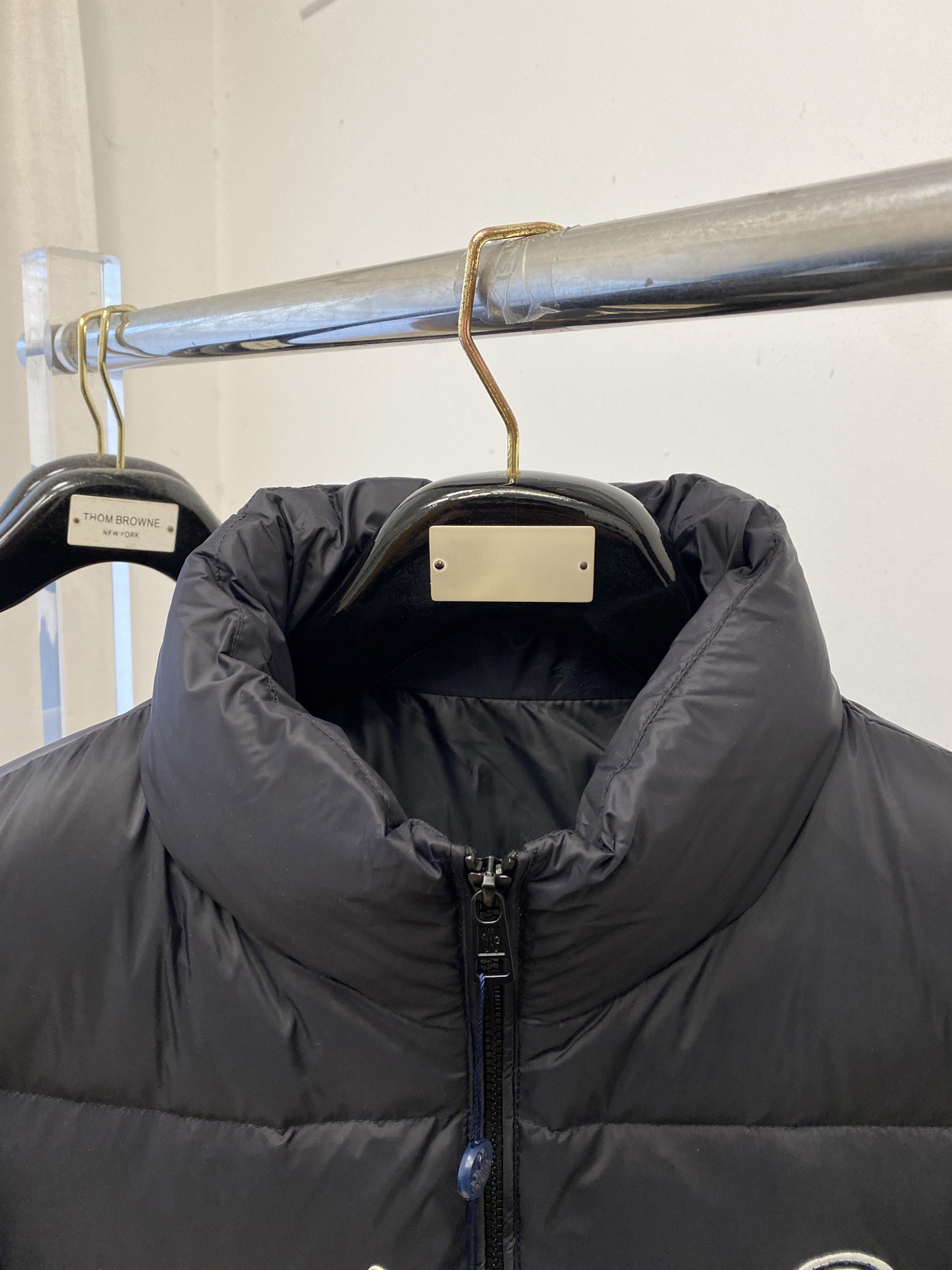 蒙口、2025最新款男士轻薄羽绒服、面料柔软舒适 ．上身版型超赞 ．拉链．辅料都是客供 、进口面料，轻便