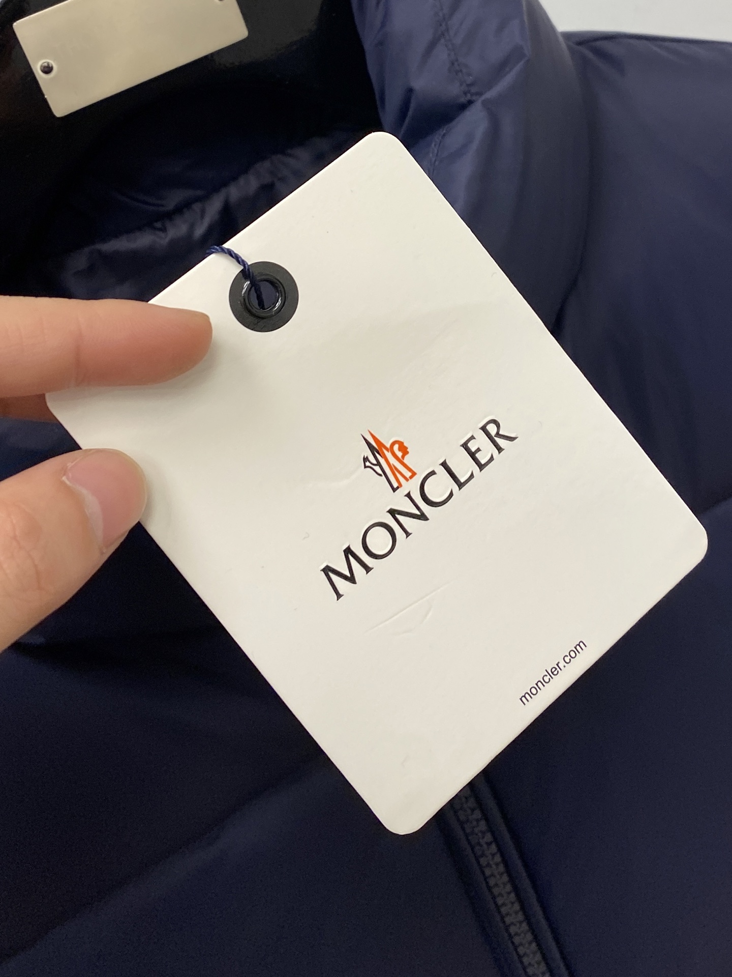 蒙口、2025最新款男士轻薄羽绒服、面料柔软舒适 ．上身版型超赞 ．拉链．辅料都是客供 、进口面料，轻便