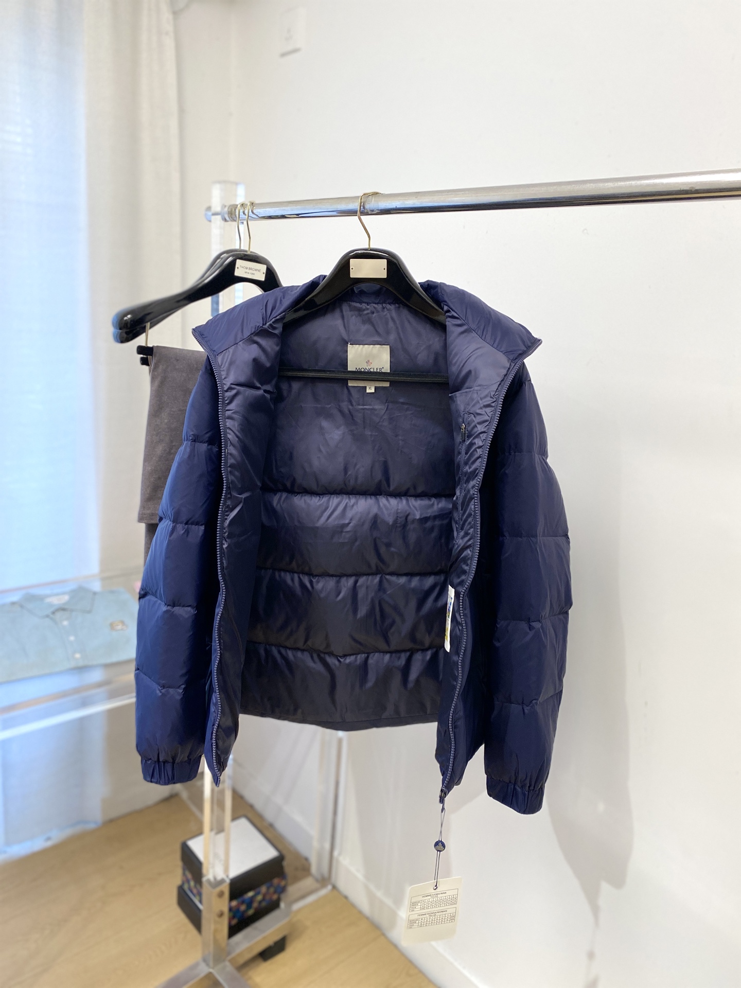 蒙口、2025最新款男士轻薄羽绒服、面料柔软舒适 ．上身版型超赞 ．拉链．辅料都是客供 、进口面料，轻便