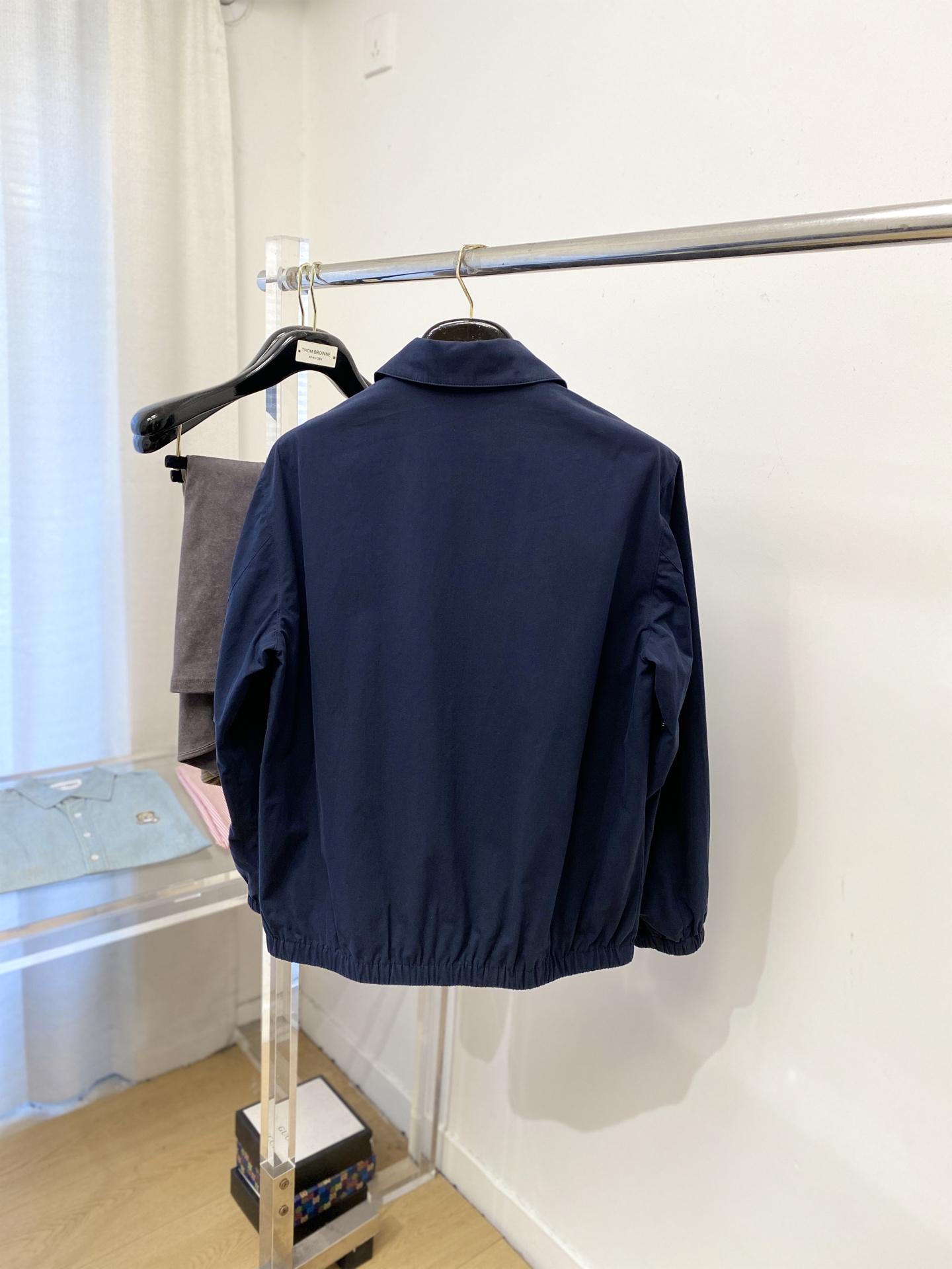 普拉达、2025新品夹克外套，时尚帅气，简约百搭款，胸前精致刺绣字母logo，定制原版面料，不仅挺括，保