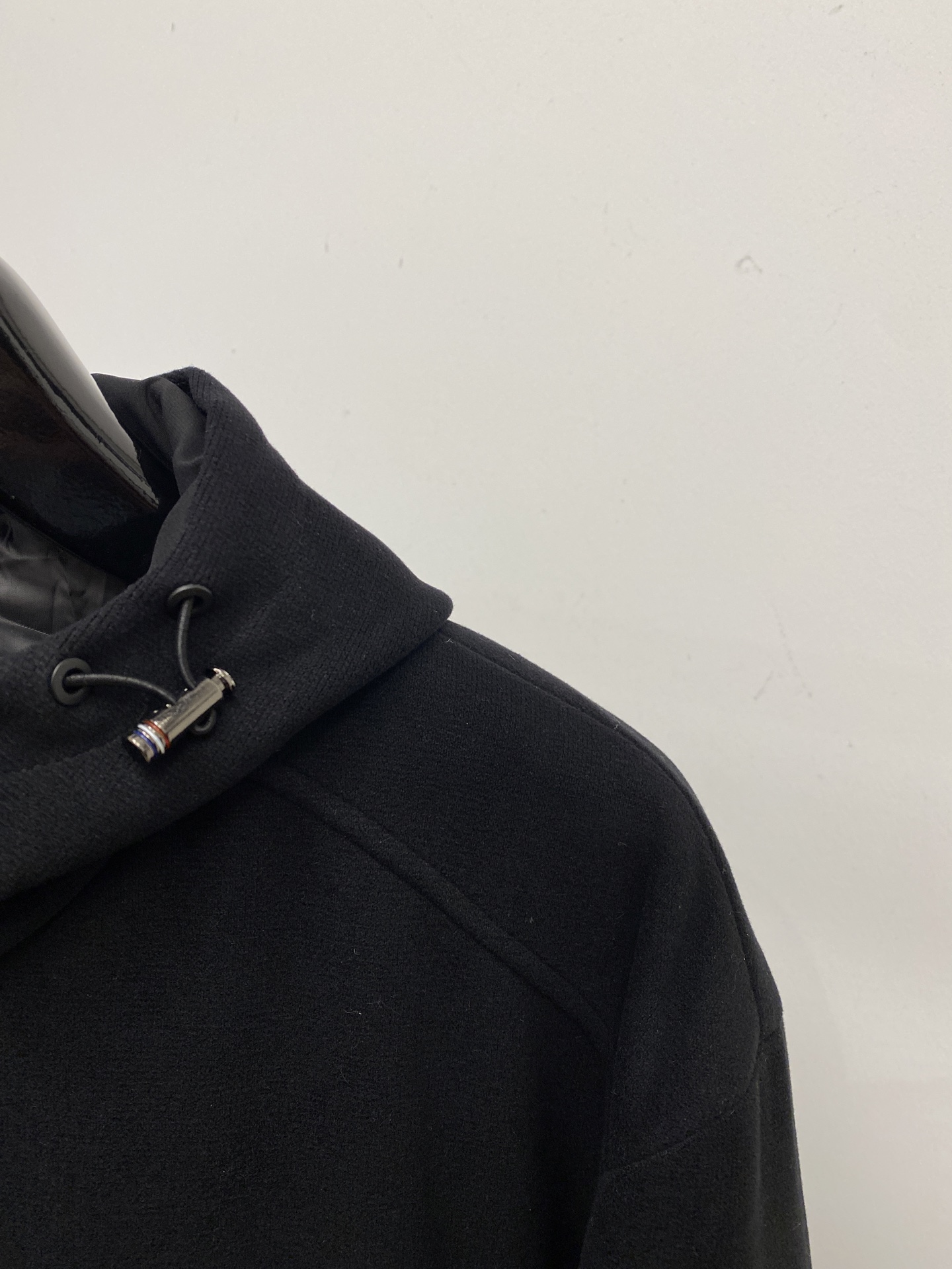 TB、2025最新款男士轻薄羽绒夹克、面料柔软舒适 ．上身版型超赞 ．拉链．辅料都是客供 、进口面料，轻