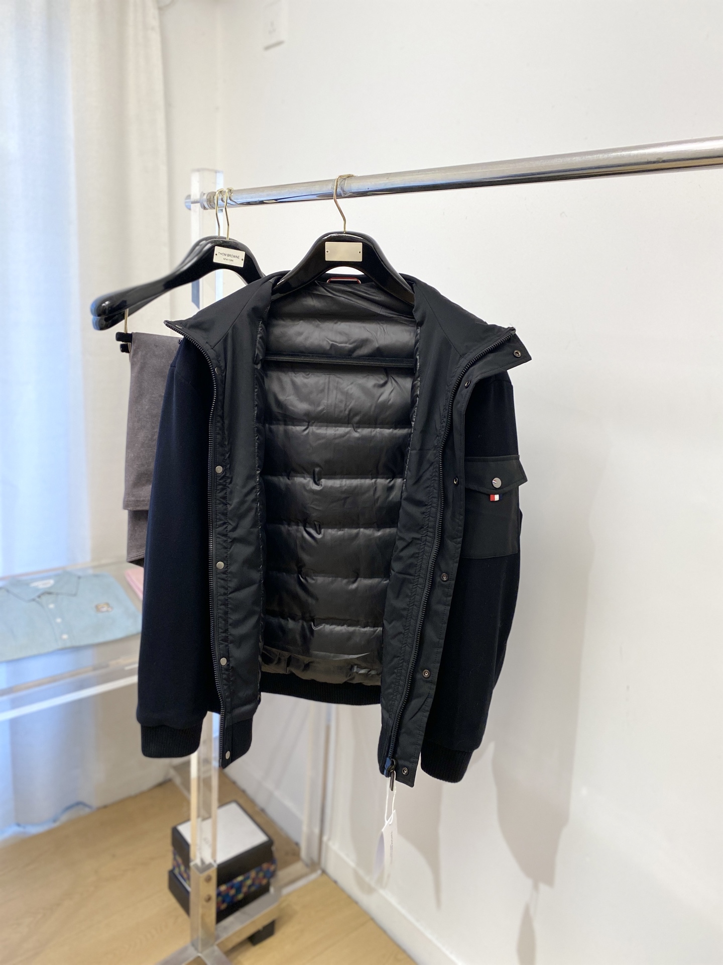 TB、2025最新款男士轻薄羽绒夹克、面料柔软舒适 ．上身版型超赞 ．拉链．辅料都是客供 、进口面料，轻