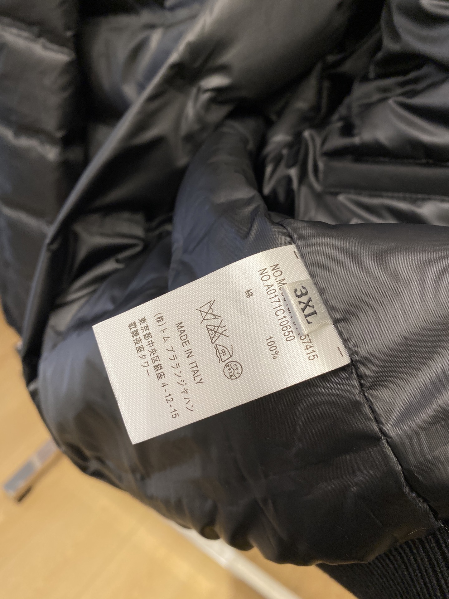 TB、2025最新款男士轻薄羽绒夹克、面料柔软舒适 ．上身版型超赞 ．拉链．辅料都是客供 、进口面料，轻