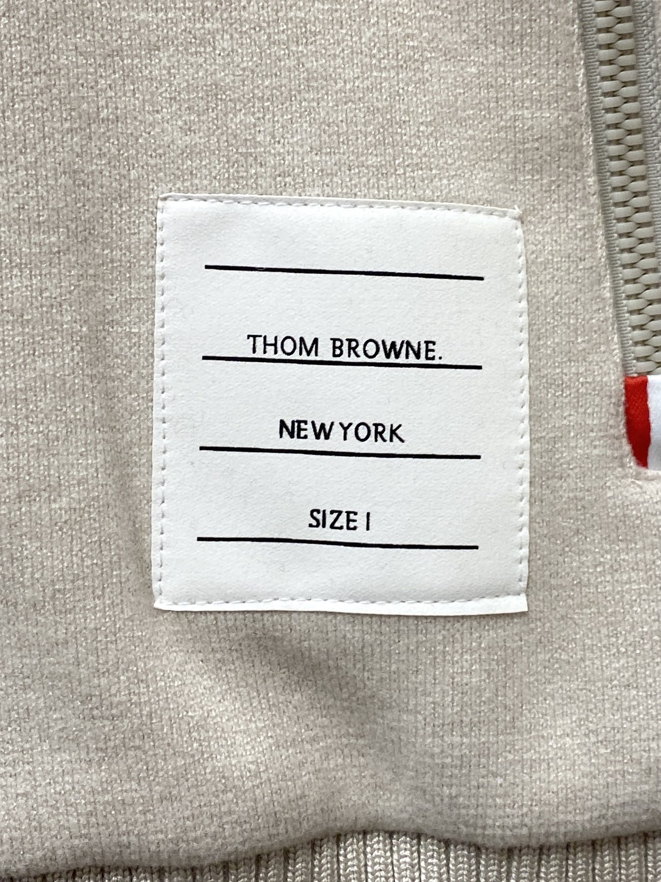 TB、2025最新款男士轻薄羽绒夹克、面料柔软舒适 ．上身版型超赞 ．拉链．辅料都是客供 、进口面料，轻