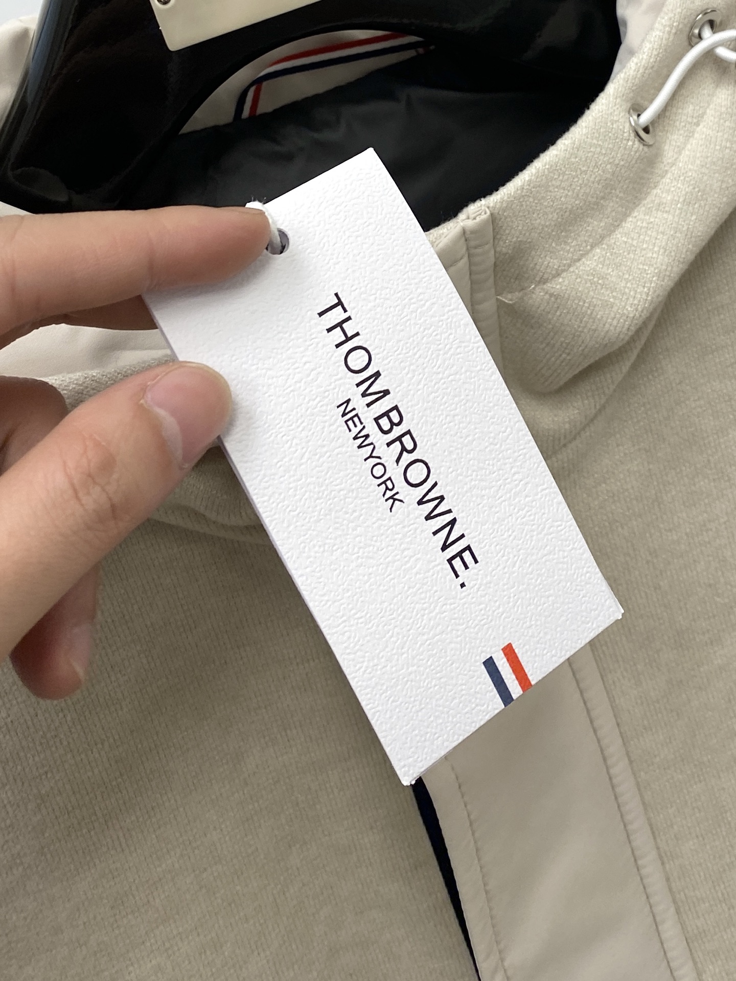 TB、2025最新款男士轻薄羽绒夹克、面料柔软舒适 ．上身版型超赞 ．拉链．辅料都是客供 、进口面料，轻