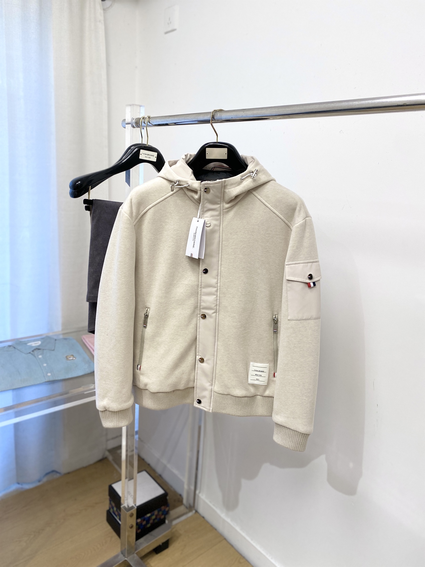 TB、2025最新款男士轻薄羽绒夹克、面料柔软舒适 ．上身版型超赞 ．拉链．辅料都是客供 、进口面料，轻