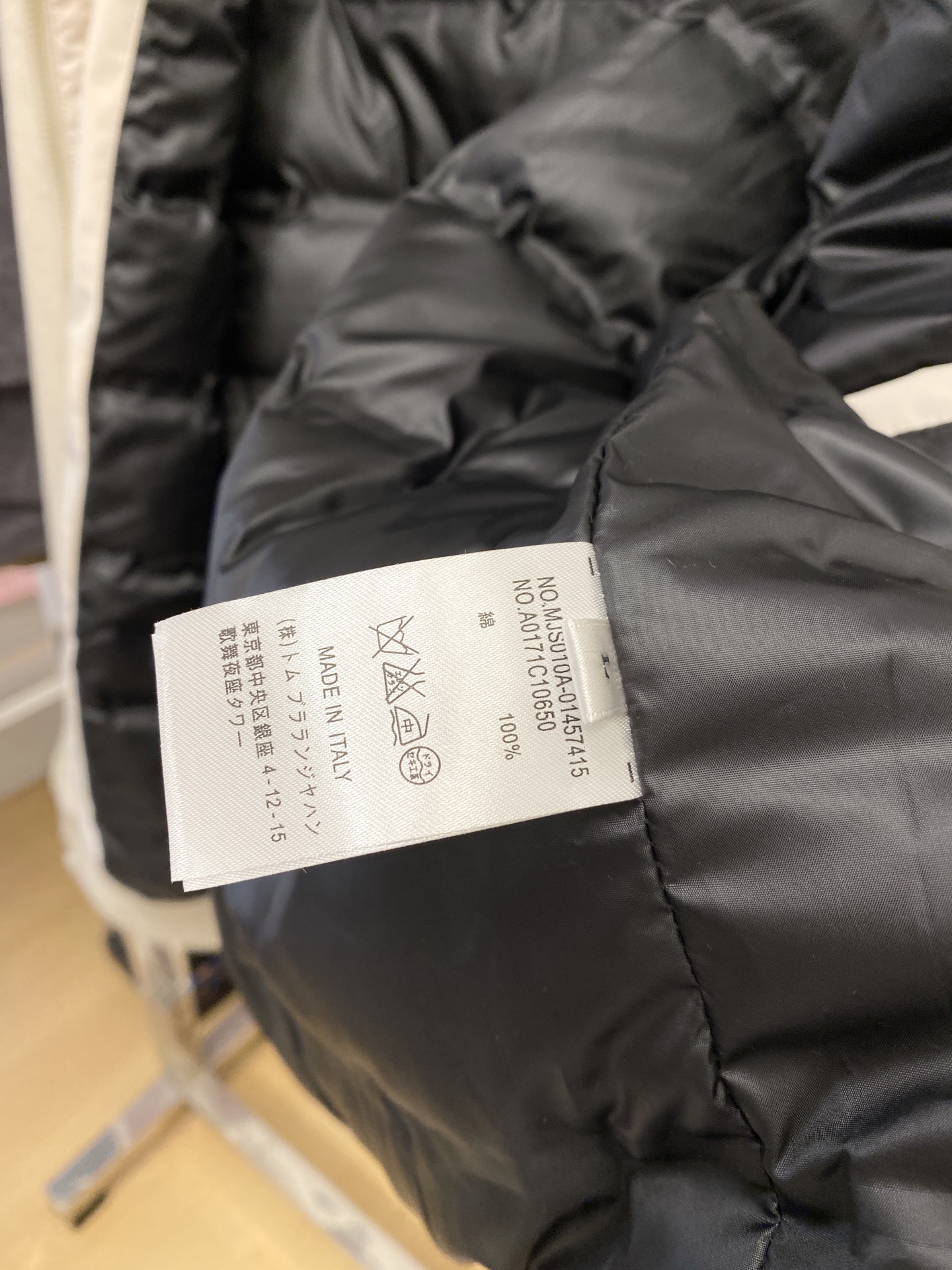 TB、2025最新款男士轻薄羽绒夹克、面料柔软舒适 ．上身版型超赞 ．拉链．辅料都是客供 、进口面料，轻