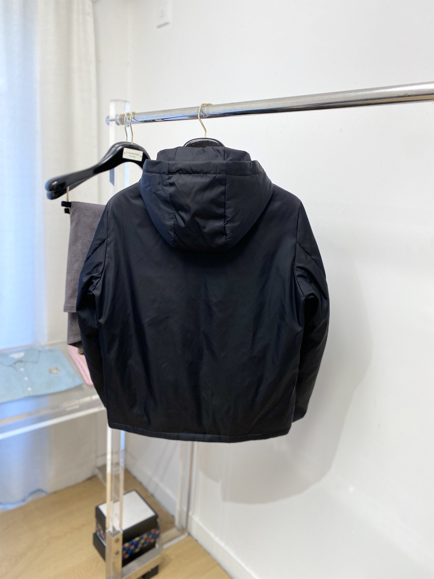 普拉达、2025最新款男士轻薄羽绒夹克、面料柔软舒适 ．上身版型超赞 ．拉链．辅料都是客供 、进口面料，