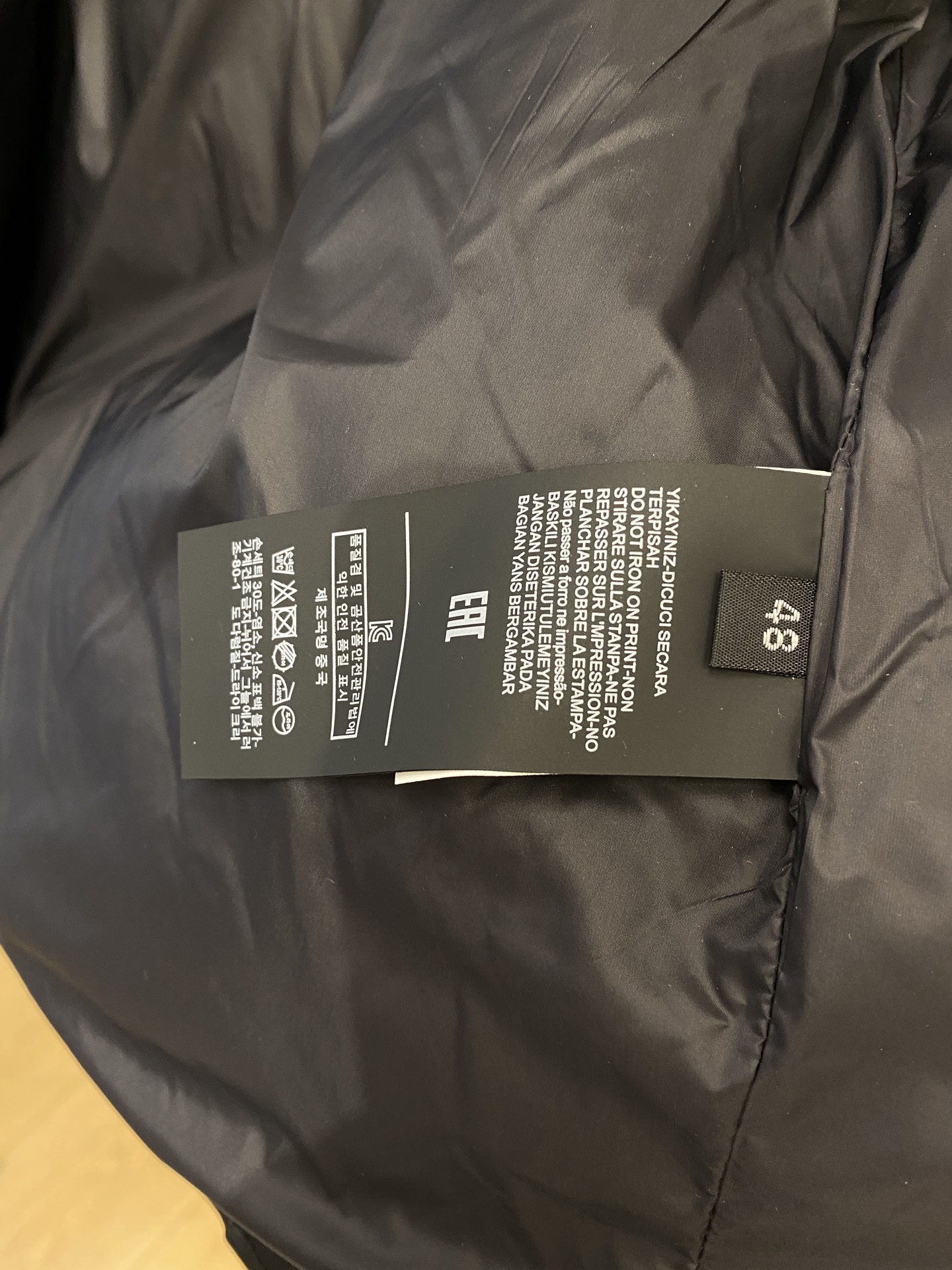 普拉达、2025最新款男士轻薄羽绒夹克、面料柔软舒适 ．上身版型超赞 ．拉链．辅料都是客供 、进口面料，