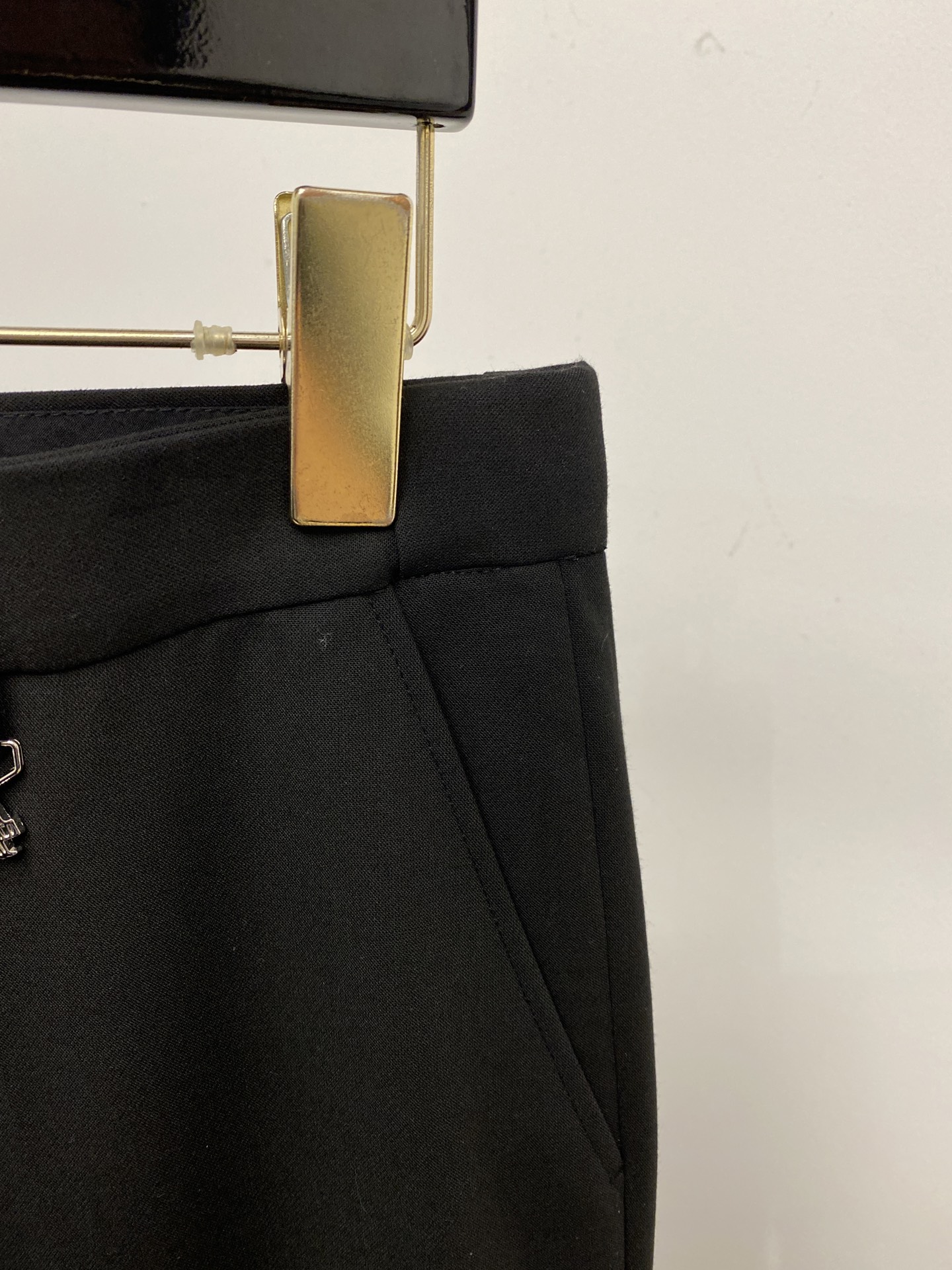 普拉达、2025爆款休闲西裤 高弹显瘦必爆简约百搭爆款，做工精细，每一针都看得到用心，超多明星网红最爱 