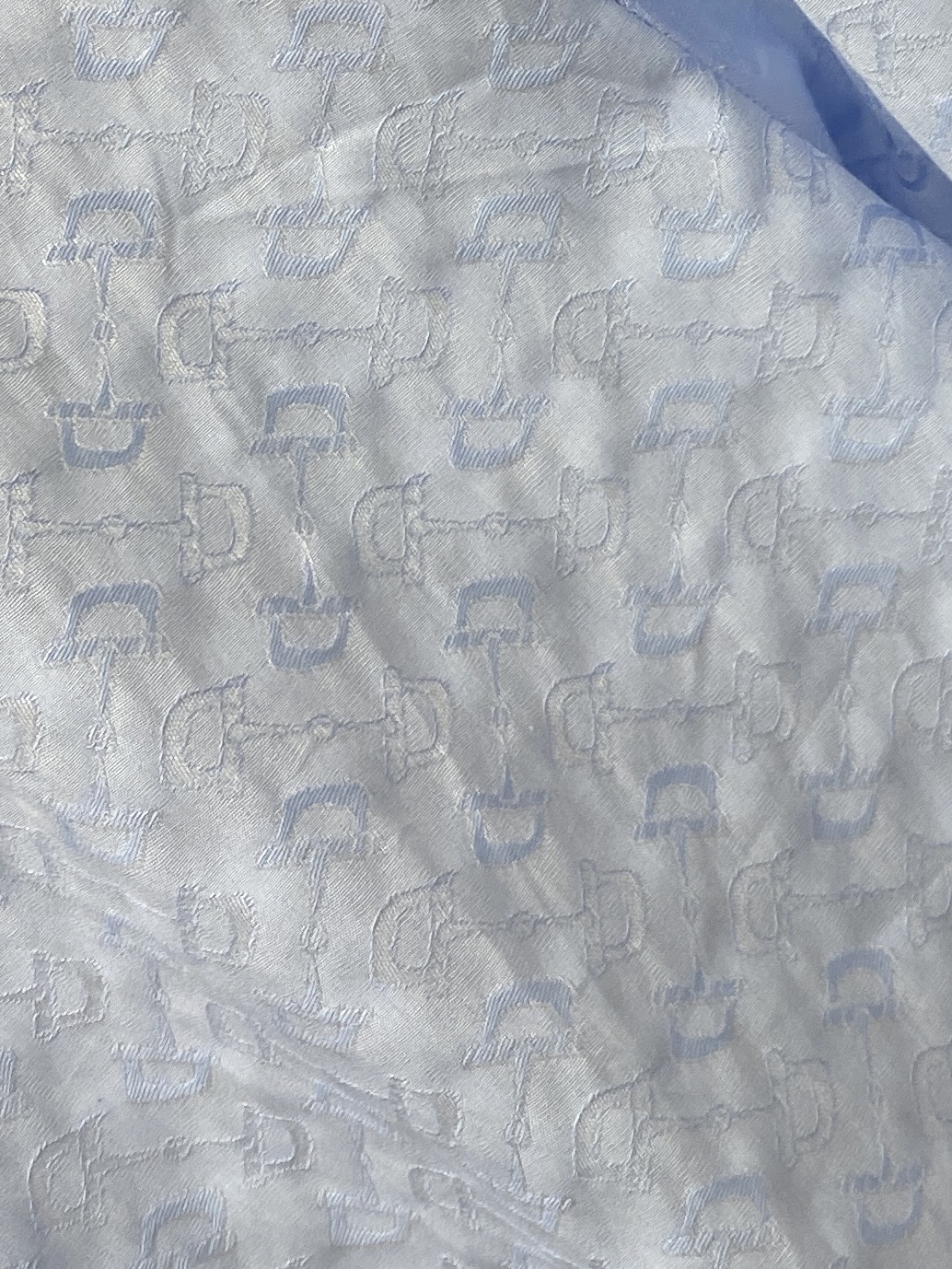 古奇、2025新品衬衫，时尚帅气，简约百搭款，定制原版面料，不仅挺括，保持潮流的廓形，又穿着舒适纱织更细