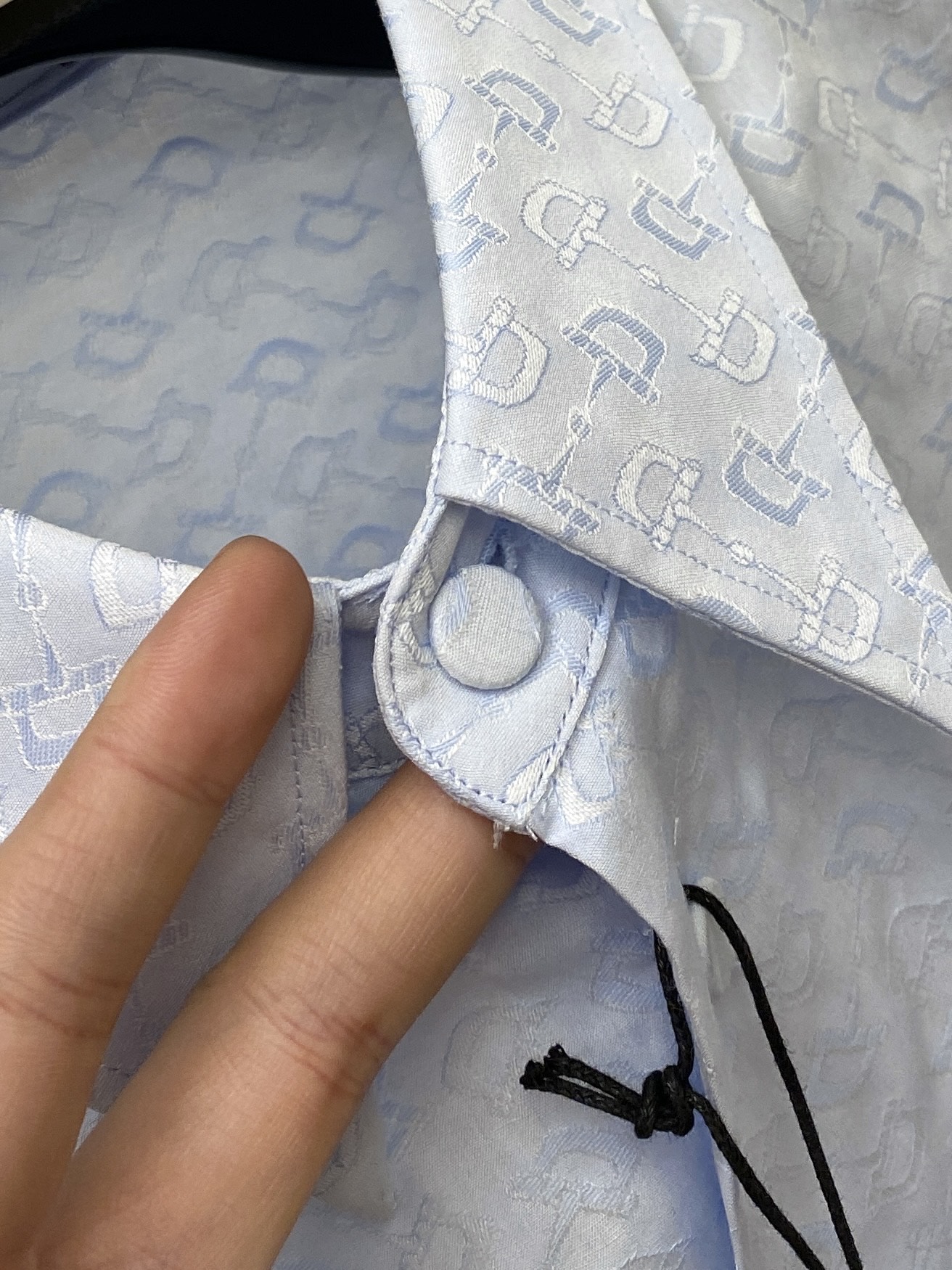 古奇、2025新品衬衫，时尚帅气，简约百搭款，定制原版面料，不仅挺括，保持潮流的廓形，又穿着舒适纱织更细