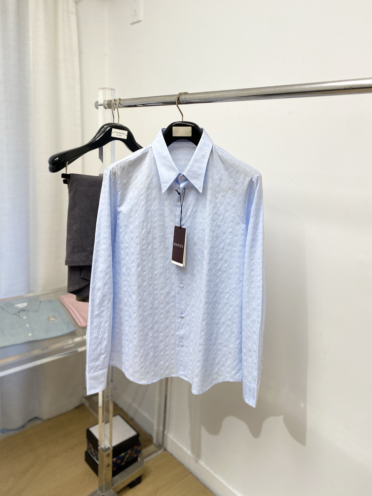 古奇、2025新品衬衫，时尚帅气，简约百搭款，定制原版面料，不仅挺括，保持潮流的廓形，又穿着舒适纱织更细