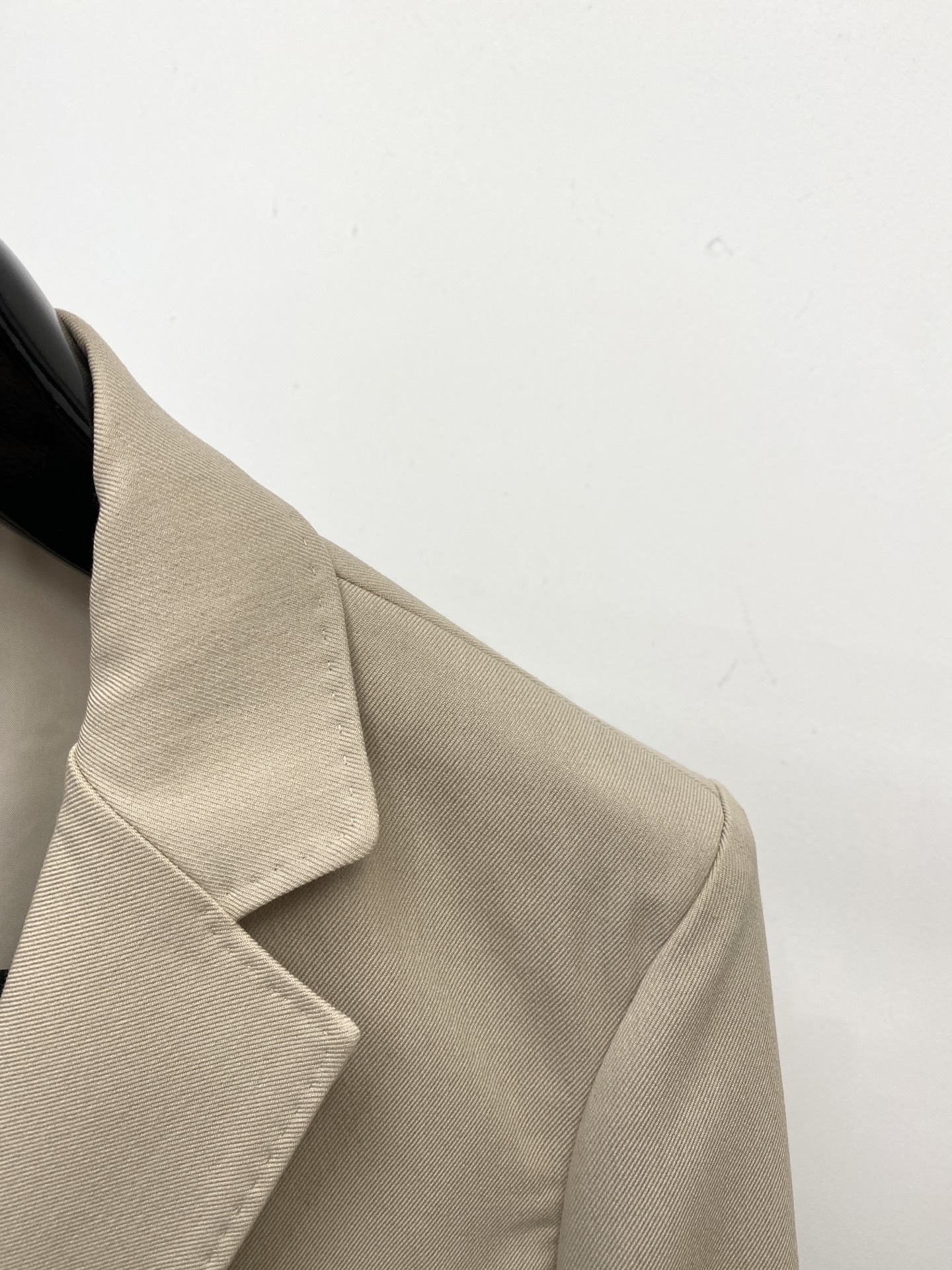 Brunello Cucinelli、2025新品西装外套，时尚帅气，简约百搭款，定制原版面料，不仅挺括