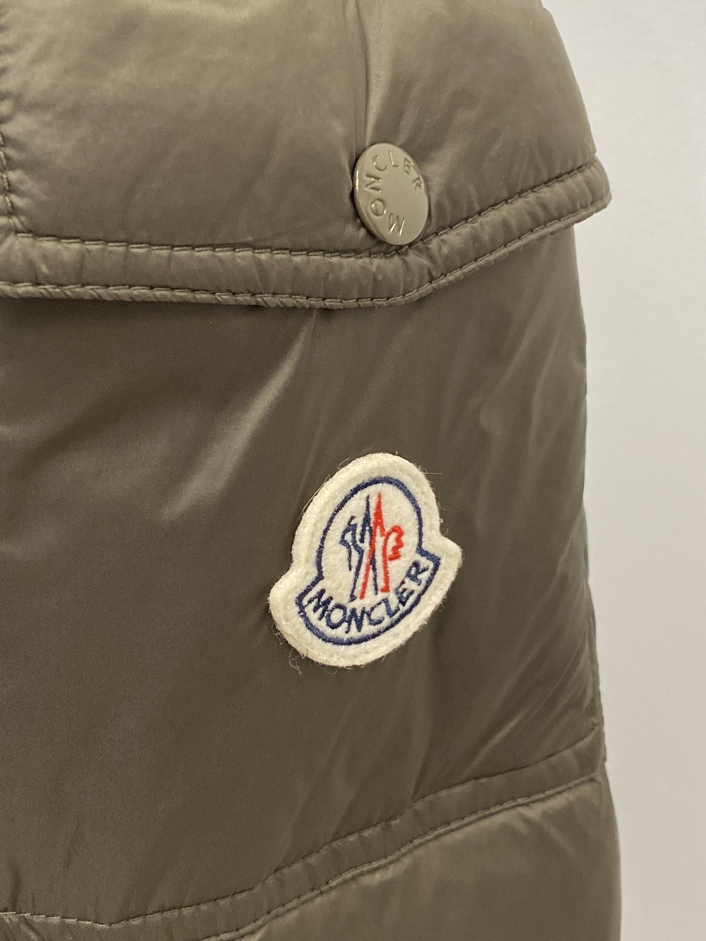 蒙口、2025最新款男士轻薄羽绒服、面料柔软舒适 ．上身版型超赞 ．拉链．辅料都是客供 、进口面料，轻便