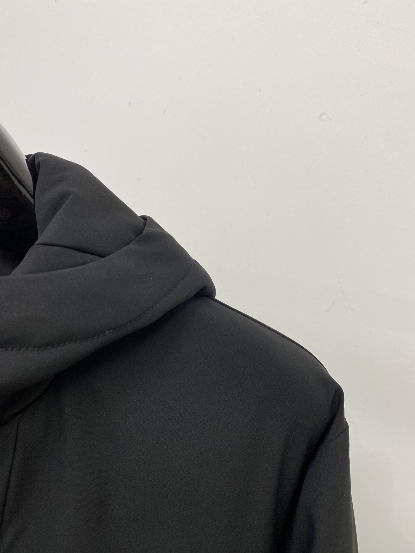 普拉达、2025最新款男士轻薄羽绒夹克、面料柔软舒适 ．上身版型超赞 ．拉链．辅料都是客供 、进口面料，