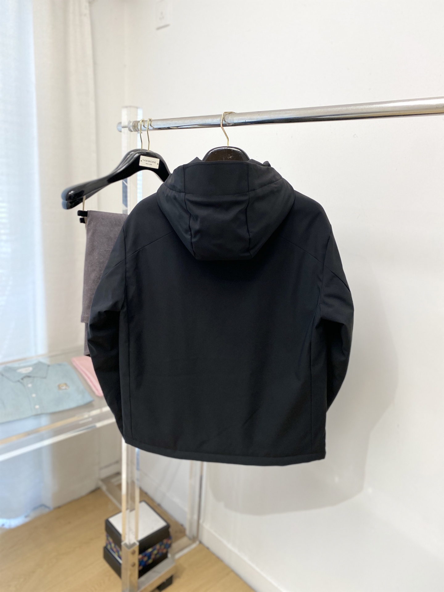 普拉达、2025最新款男士轻薄羽绒夹克、面料柔软舒适 ．上身版型超赞 ．拉链．辅料都是客供 、进口面料，