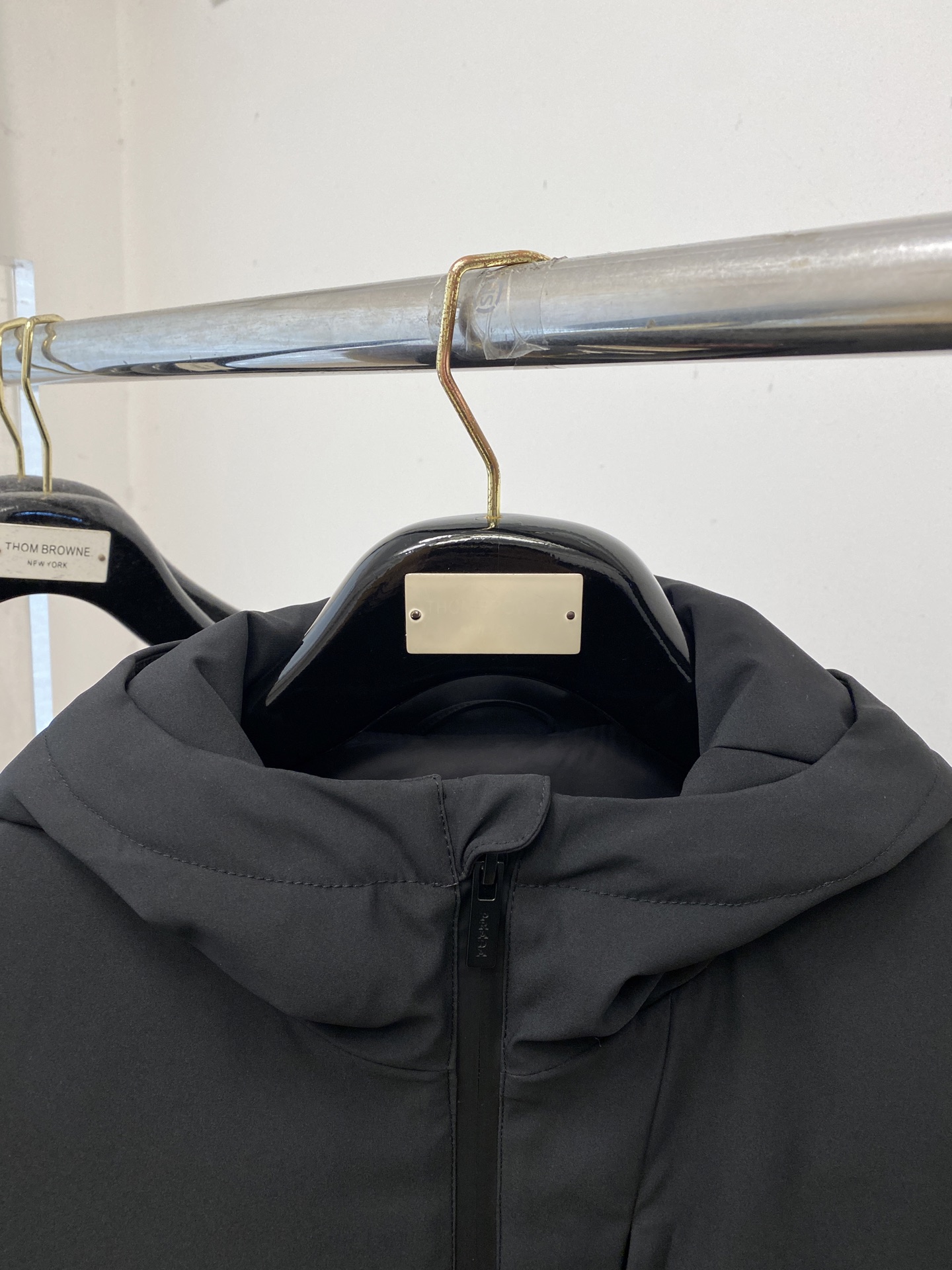 普拉达、2025最新款男士轻薄羽绒夹克、面料柔软舒适 ．上身版型超赞 ．拉链．辅料都是客供 、进口面料，