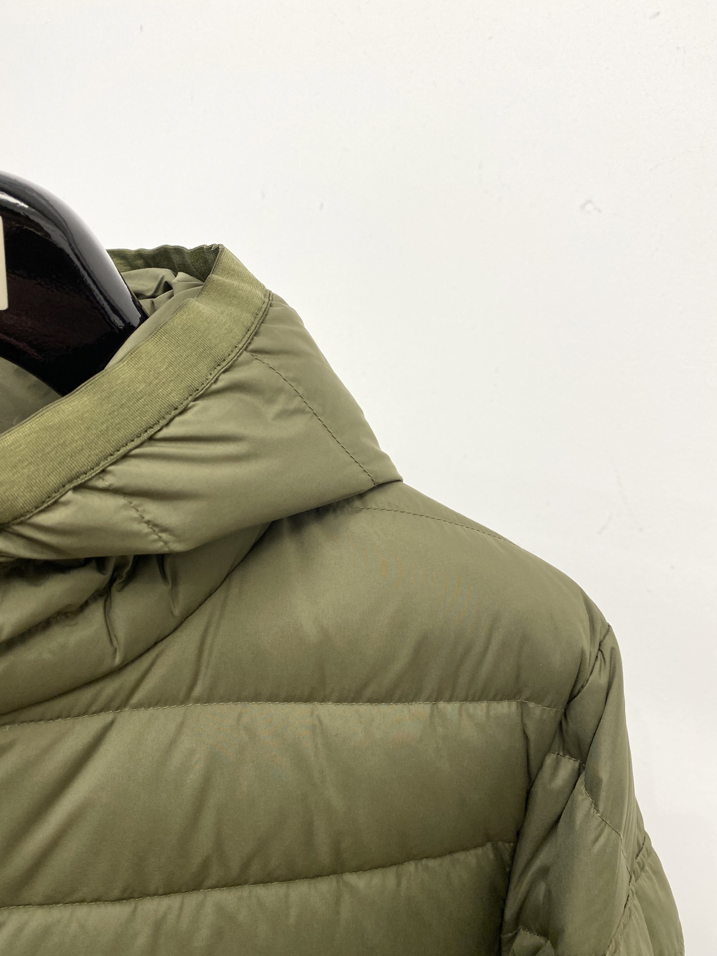 蒙口、2025最新款男士轻薄羽绒服、面料柔软舒适 ．上身版型超赞 ．拉链．辅料都是客供 、进口面料，轻便