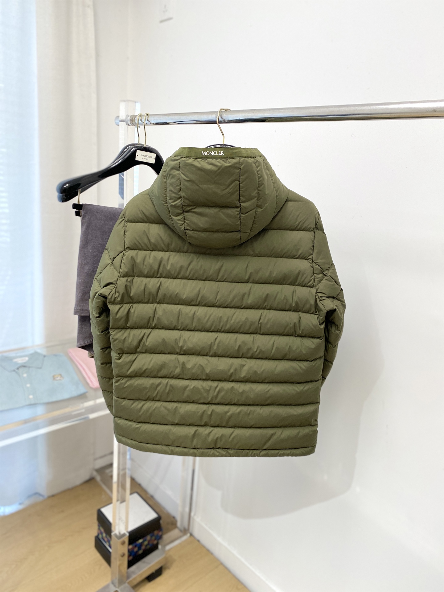 蒙口、2025最新款男士轻薄羽绒服、面料柔软舒适 ．上身版型超赞 ．拉链．辅料都是客供 、进口面料，轻便