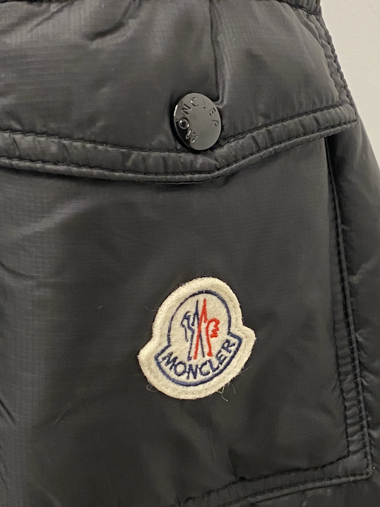 蒙口、2025最新款男士轻薄羽绒服、面料柔软舒适 ．上身版型超赞 ．拉链．辅料都是客供 、进口面料，轻便