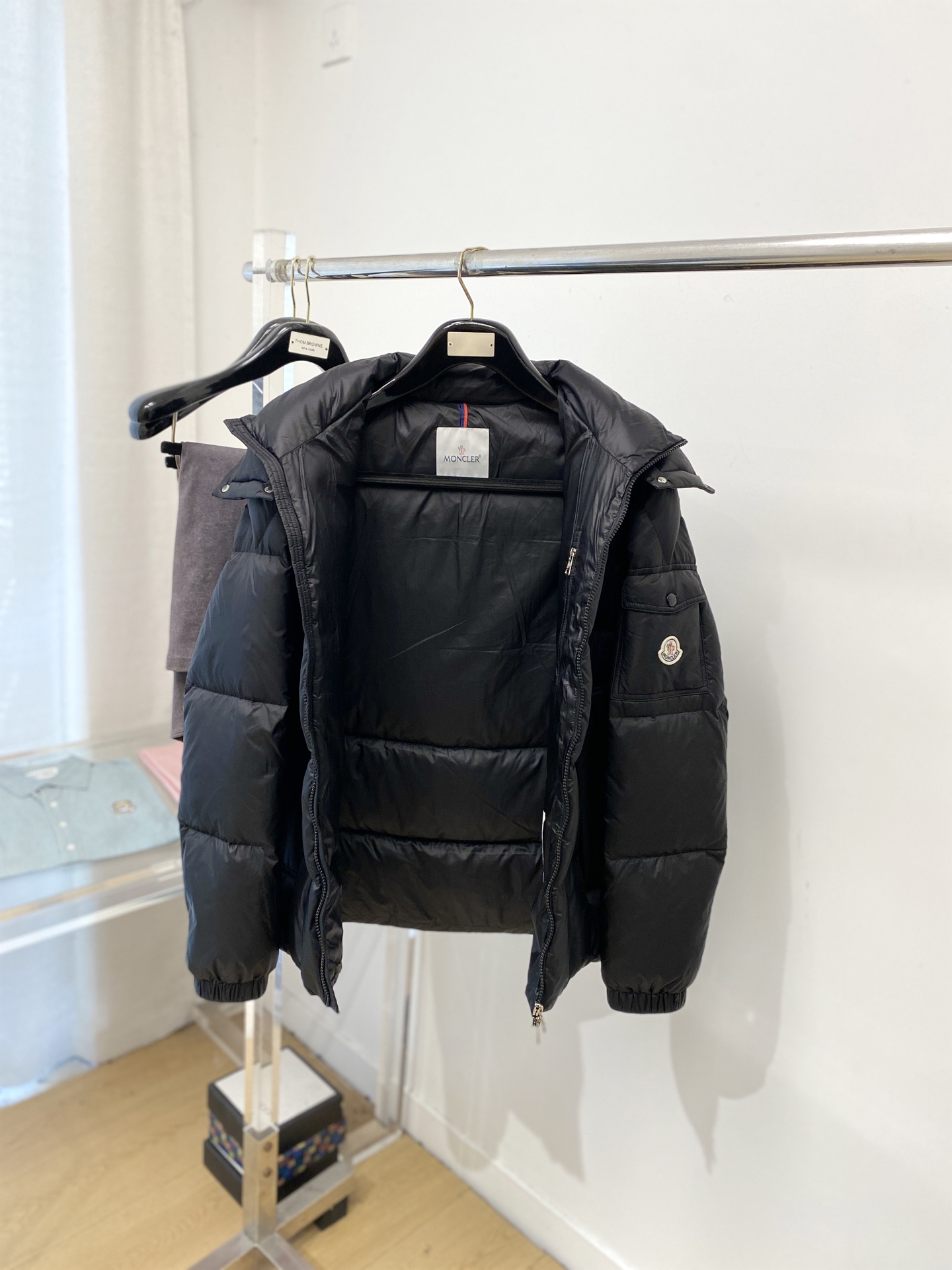 蒙口、2025最新款男士轻薄羽绒服、面料柔软舒适 ．上身版型超赞 ．拉链．辅料都是客供 、进口面料，轻便