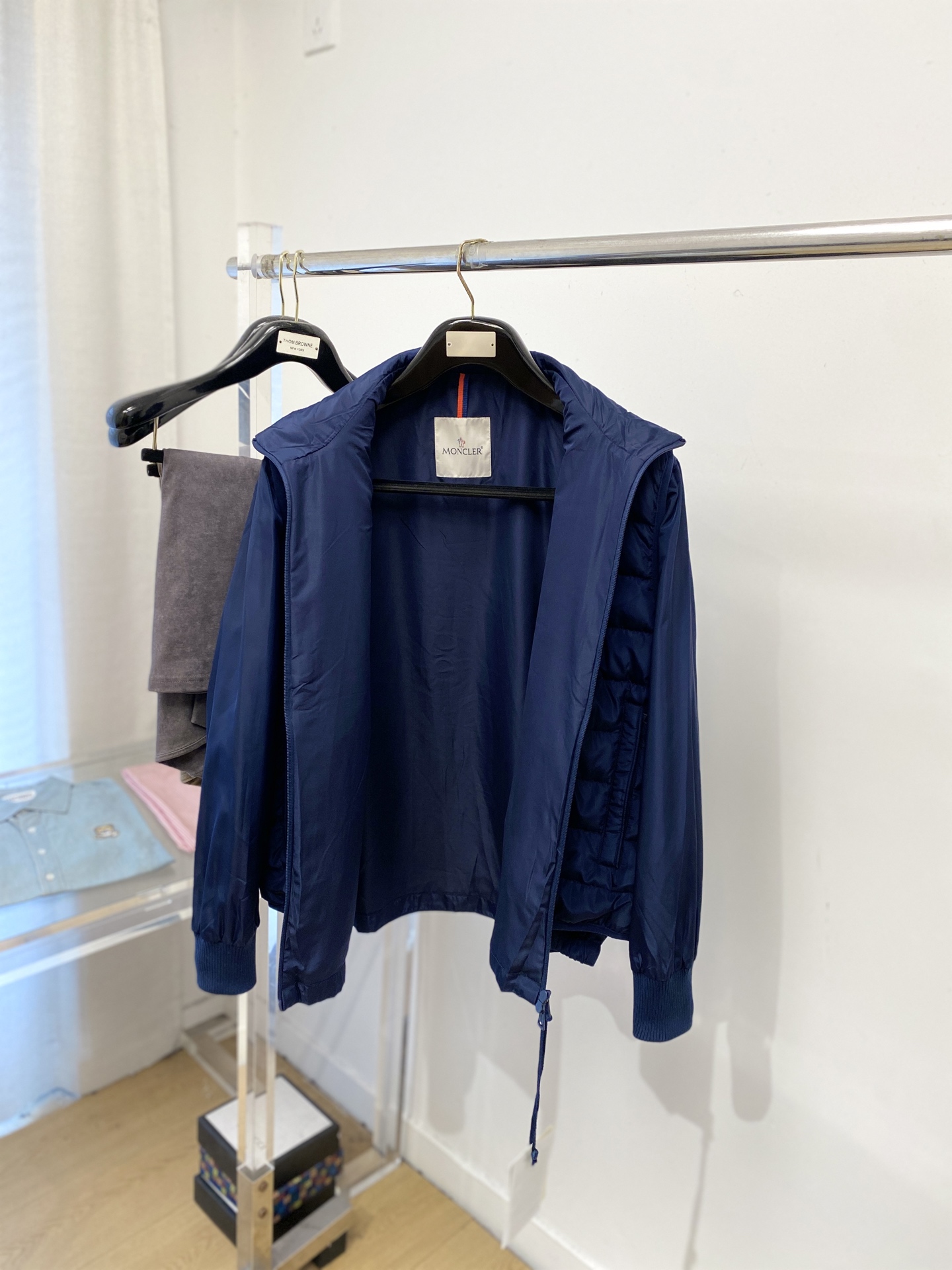 蒙口、2025最新款男士轻薄羽绒夹克、面料柔软舒适 ．上身版型超赞 ．拉链．辅料都是客供 、进口面料，轻