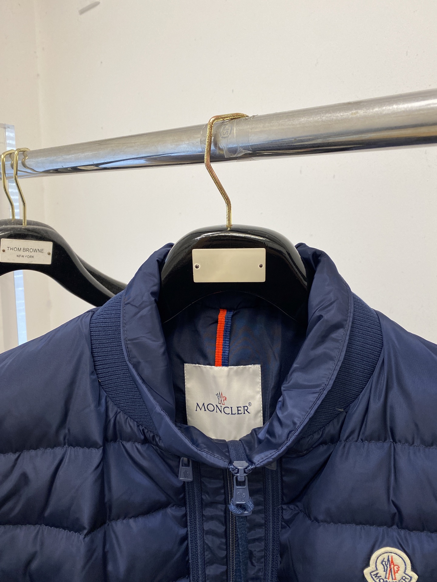 蒙口、2025最新款男士轻薄羽绒夹克、面料柔软舒适 ．上身版型超赞 ．拉链．辅料都是客供 、进口面料，轻