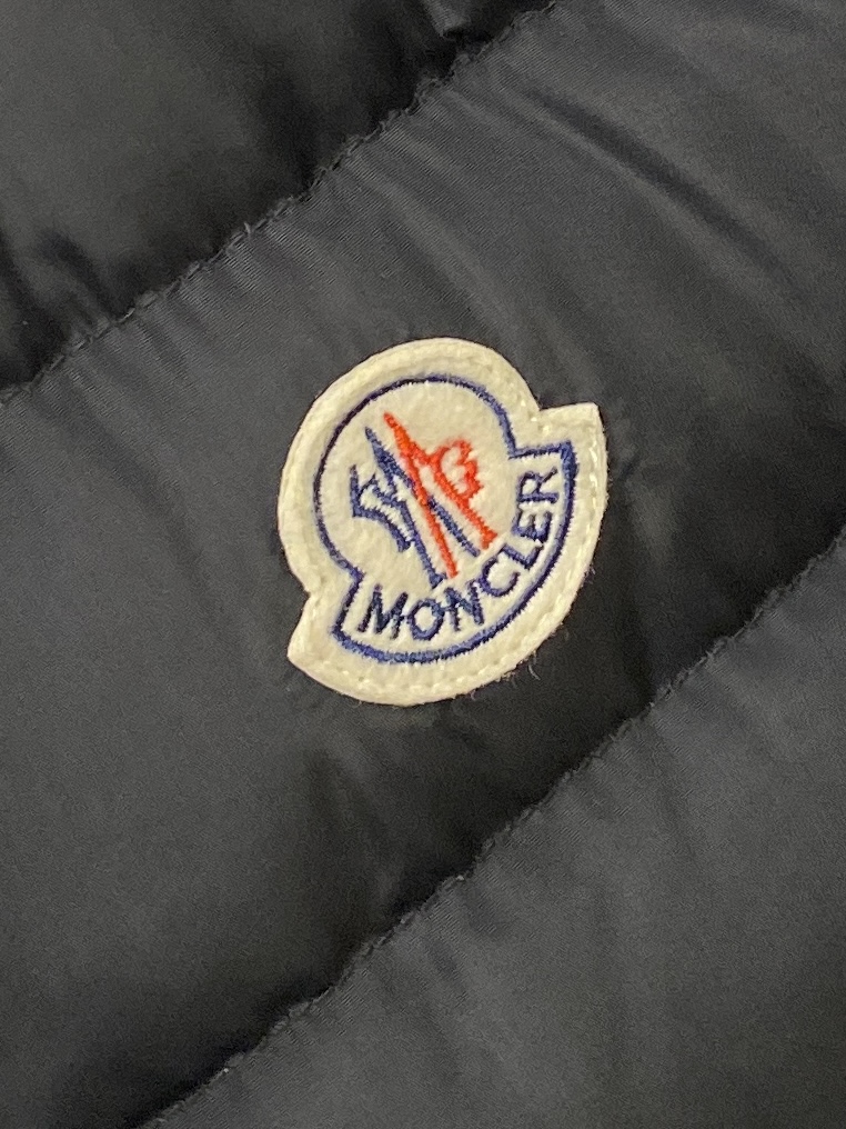 蒙口、2025最新款男士轻薄羽绒夹克、面料柔软舒适 ．上身版型超赞 ．拉链．辅料都是客供 、进口面料，轻