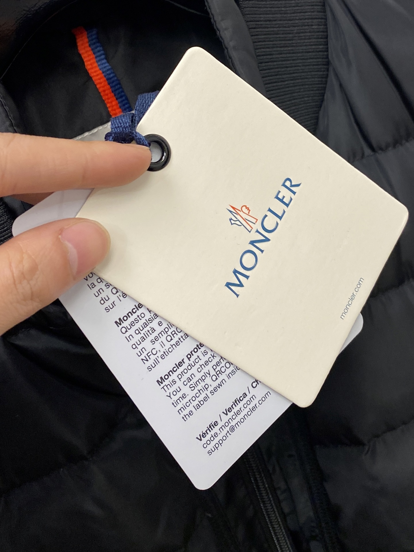 蒙口、2025最新款男士轻薄羽绒夹克、面料柔软舒适 ．上身版型超赞 ．拉链．辅料都是客供 、进口面料，轻