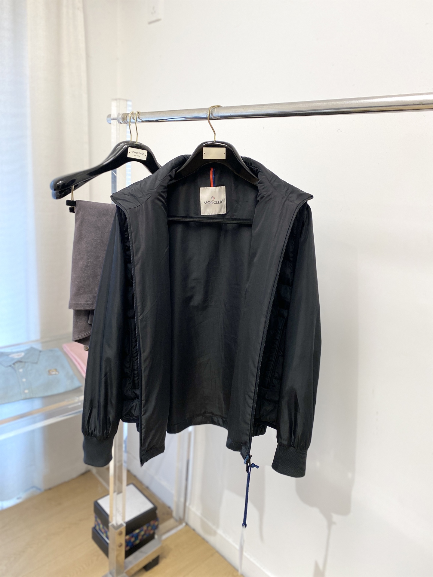 蒙口、2025最新款男士轻薄羽绒夹克、面料柔软舒适 ．上身版型超赞 ．拉链．辅料都是客供 、进口面料，轻