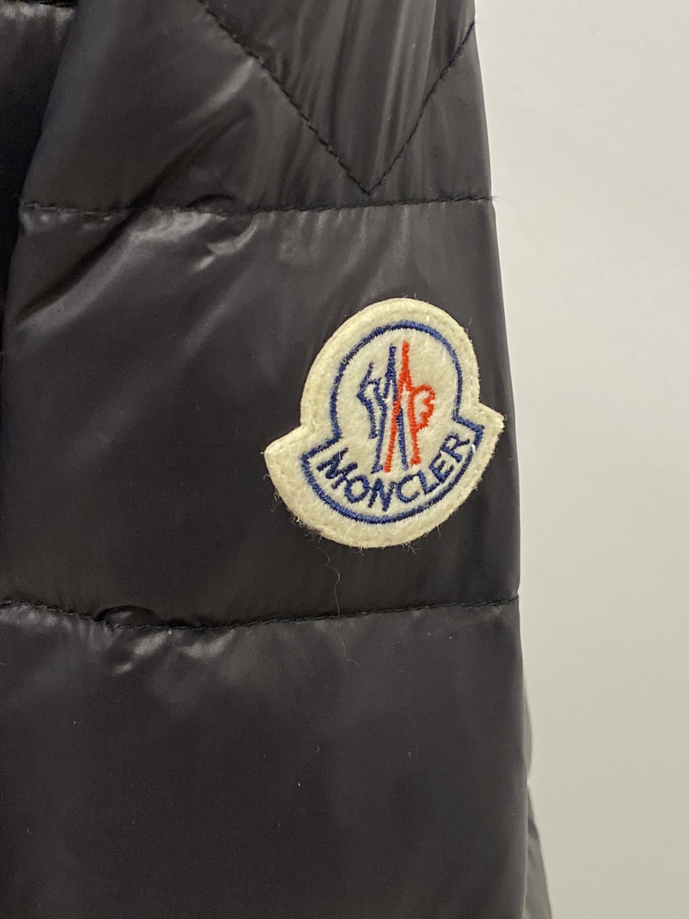 蒙口、2025最新款男士轻薄羽绒服、面料柔软舒适 ．上身版型超赞 ．拉链．辅料都是客供 、进口面料，轻便