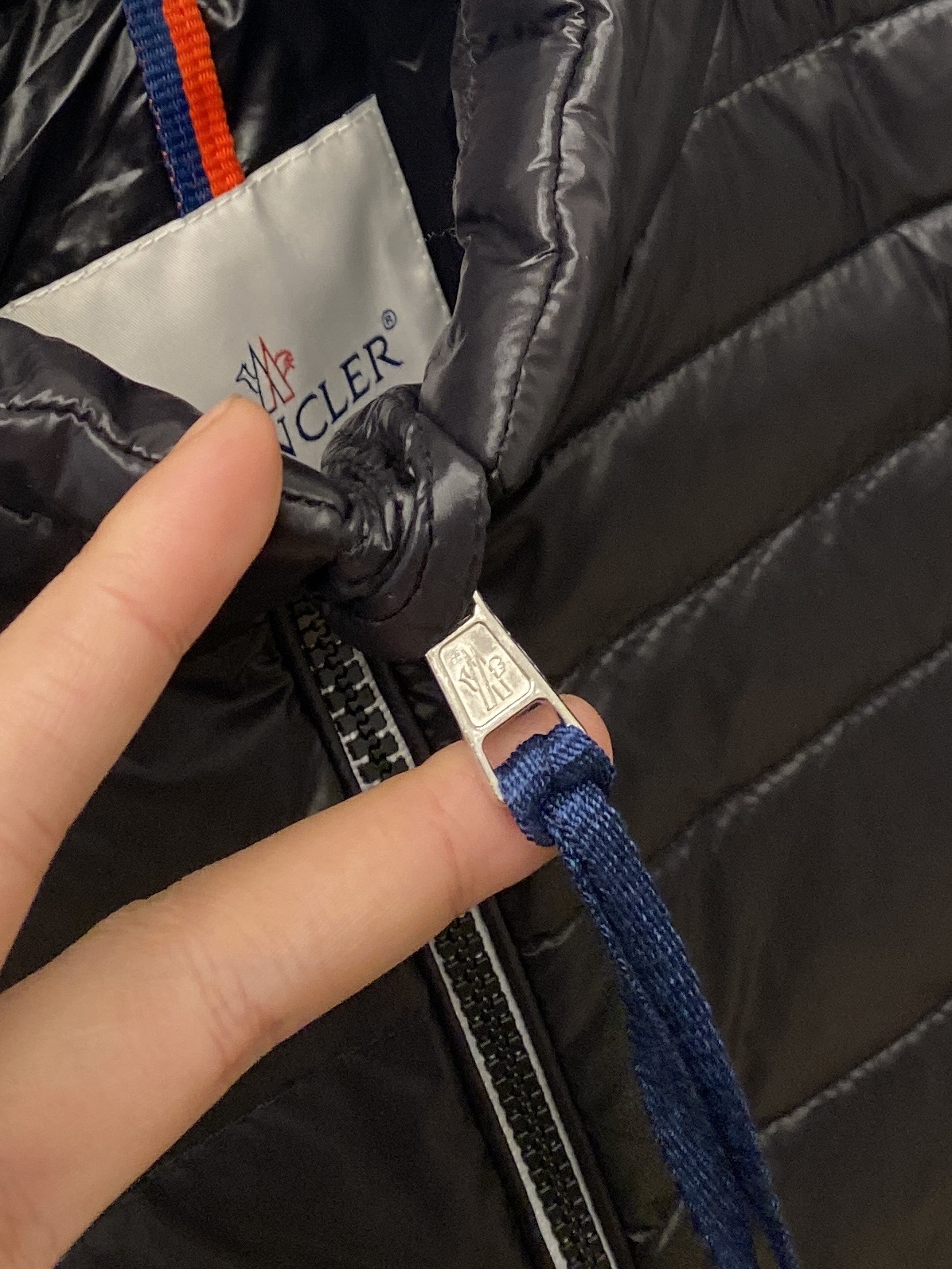 蒙口、2025最新款男士轻薄羽绒服、面料柔软舒适 ．上身版型超赞 ．拉链．辅料都是客供 、进口面料，轻便