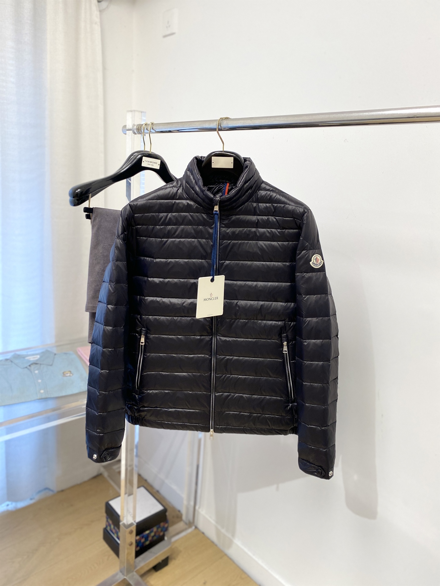 NO:651326,Meng Mouth, the latest 2025 men's lightweight down jacket, the fabric is soft and comfortable.  The upper body shape is awesome.  zipper.  The accessories are all custom-supplied and imported fabrics, which are light and comfortable, warm and stylish, simple and elegant!  Lightweight and warm, the best choice to keep out the cold in autumn and winter. Size M-3XL, Moncler, down jacket, alexander wang19860909蒙口、2025最新款男士轻薄羽绒服、面料柔软舒适 ．上身版型超赞 ．拉链．辅料都是客供 、进口面料,轻便舒适,保暖有型、简单大方款式！轻便保暖、秋冬御寒的最佳选择 码数M-3XL,,Moncler,down jacket,alexander wang,Men's clothing